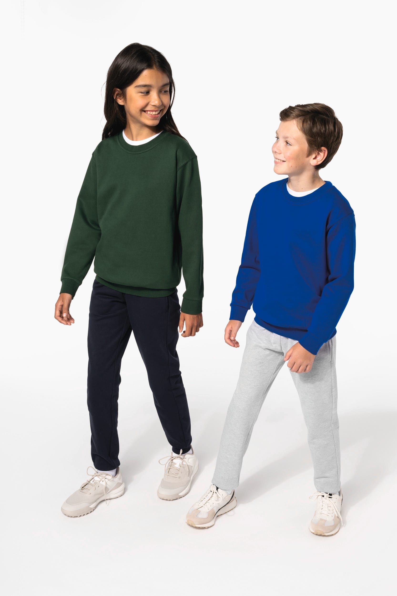 Sweat-shirt col rond enfant en situation