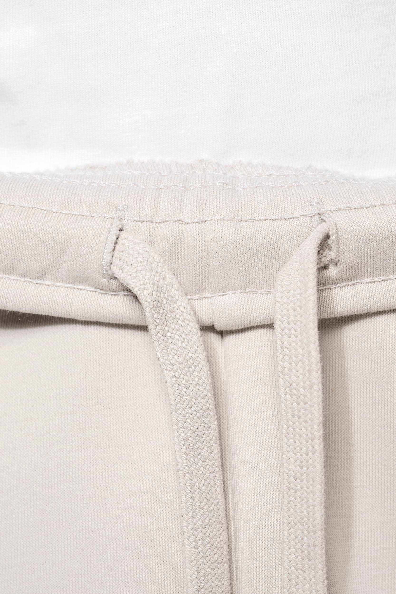 Pantalon molleton écoresponsable homme en situation