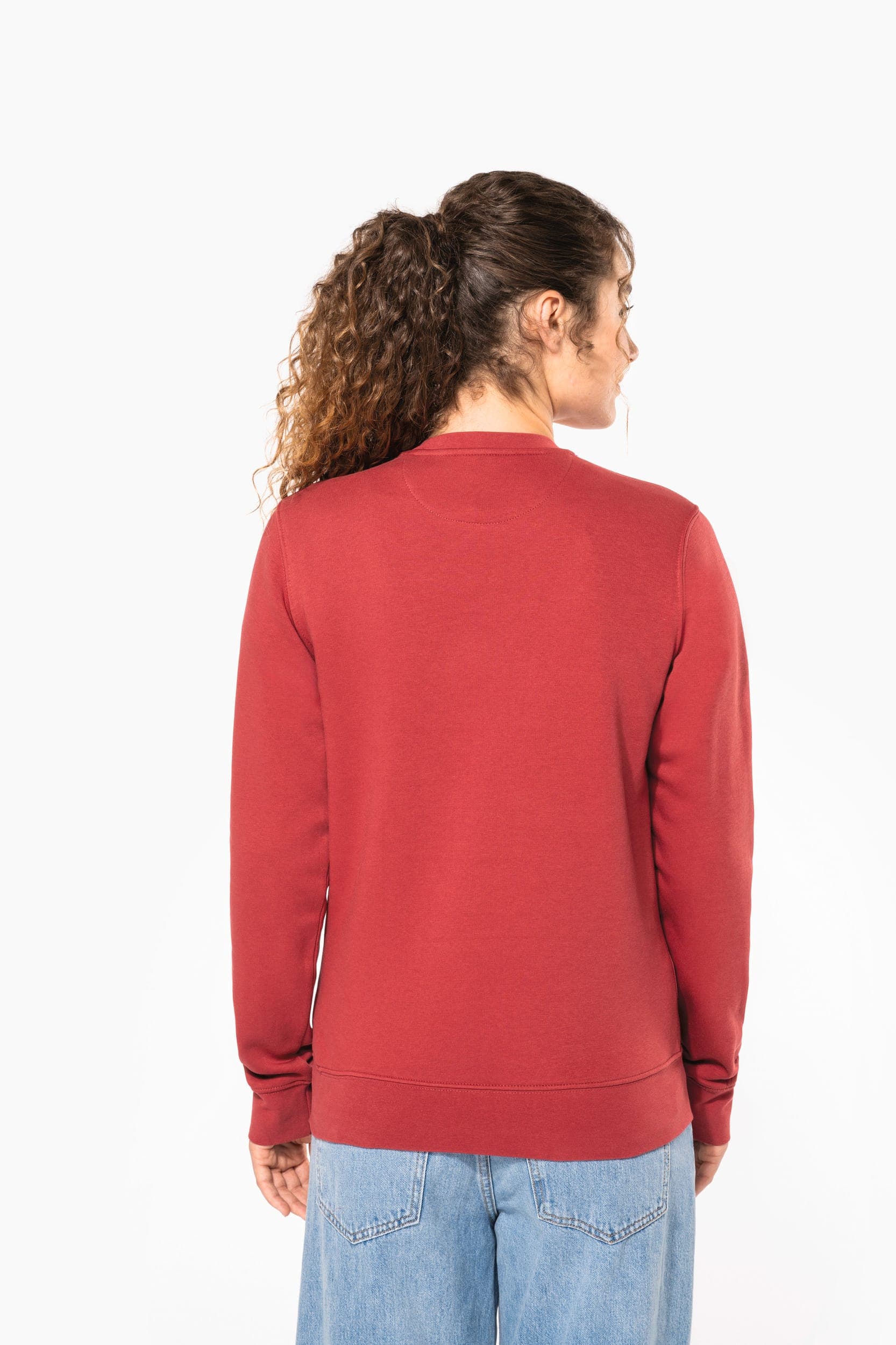 Sweat-shirt écoresponsable col rond unisexe en situation