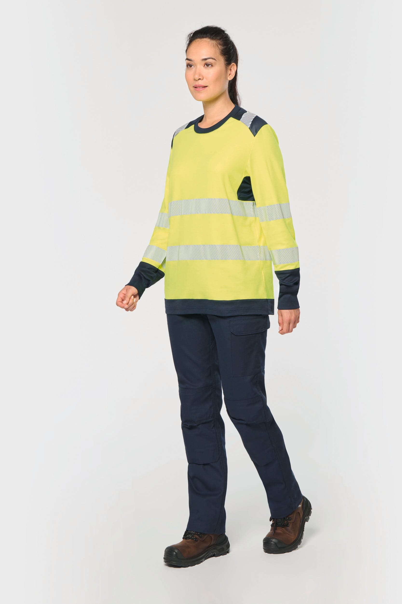 T-shirt de sécurité recyclé col rond manches longues unisexe en situation