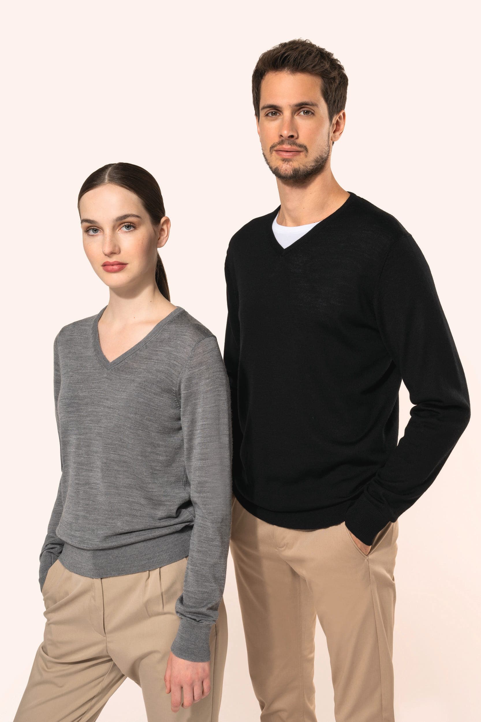 Pull Mérinos col V homme en situation