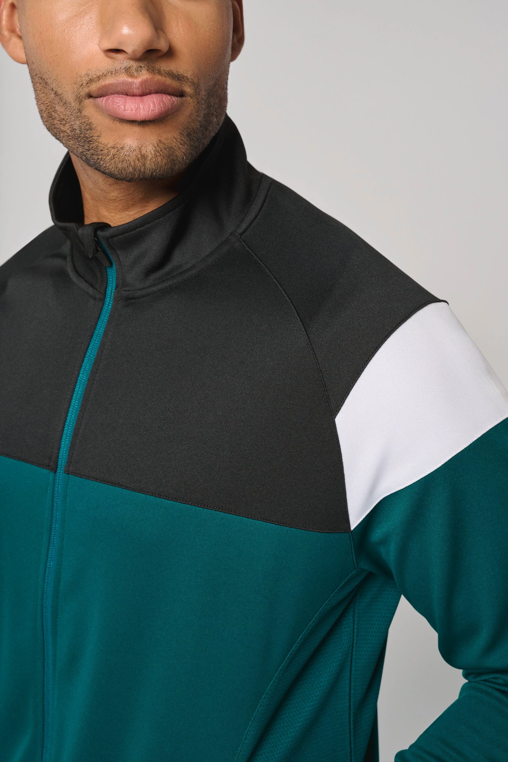 Veste de survêtement zippée unisexe en situation