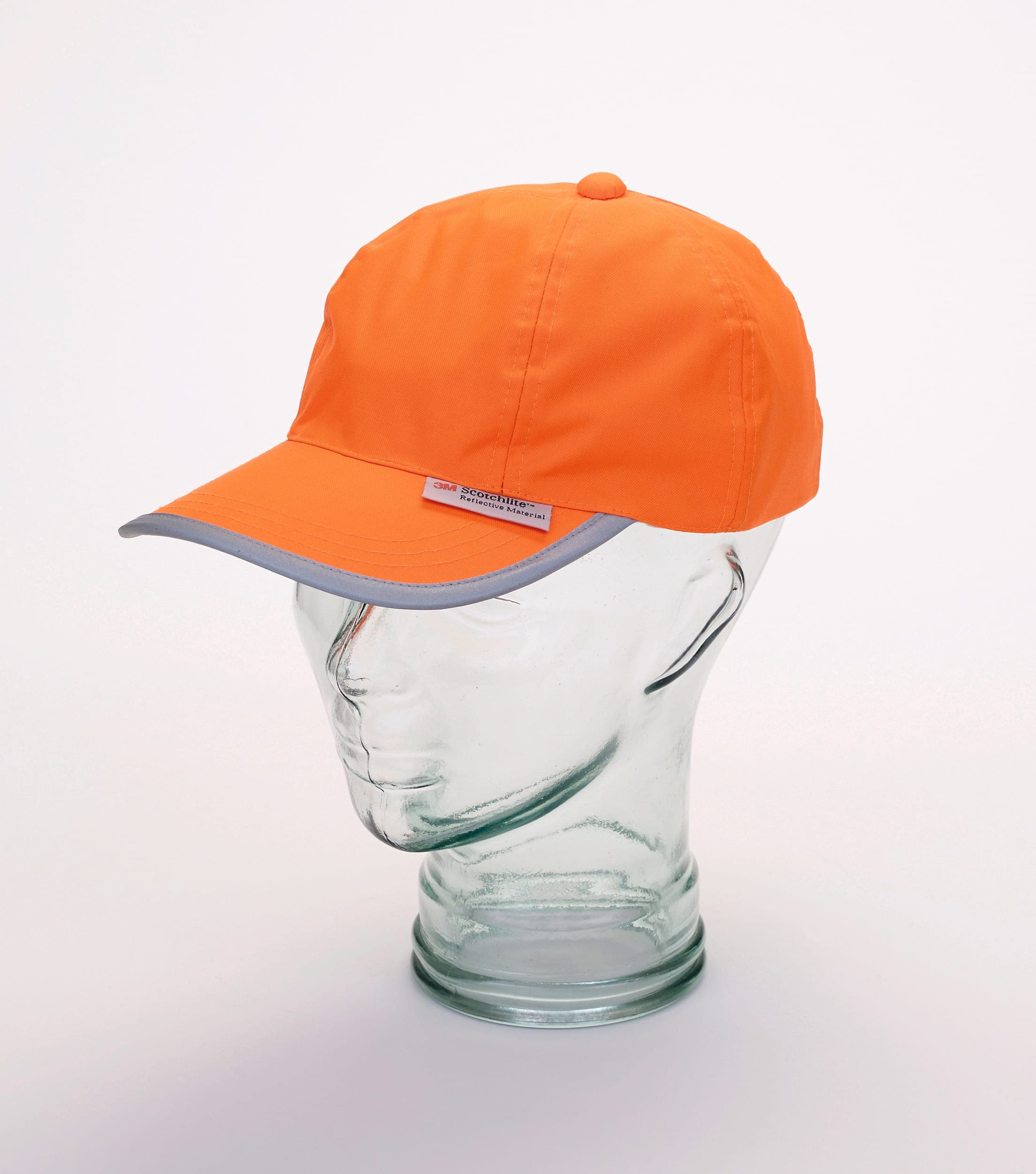 Casquette baseball à bordures réfléchissantes en situation