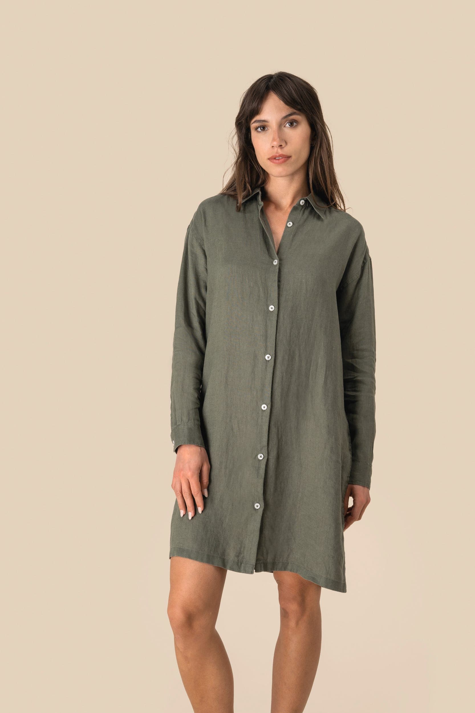 Robe chemise en lin femme en situation