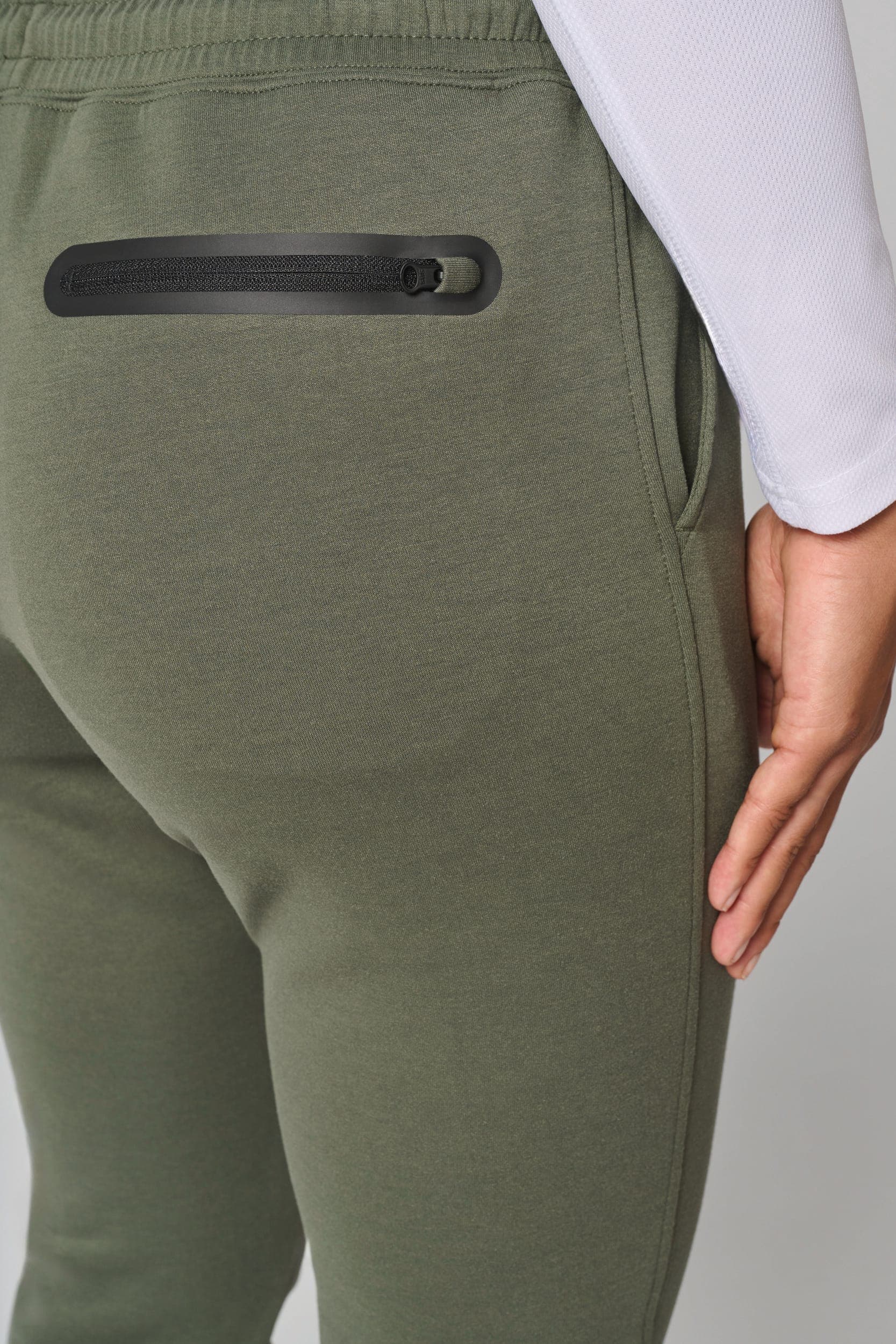Pantalon performance femme en situation