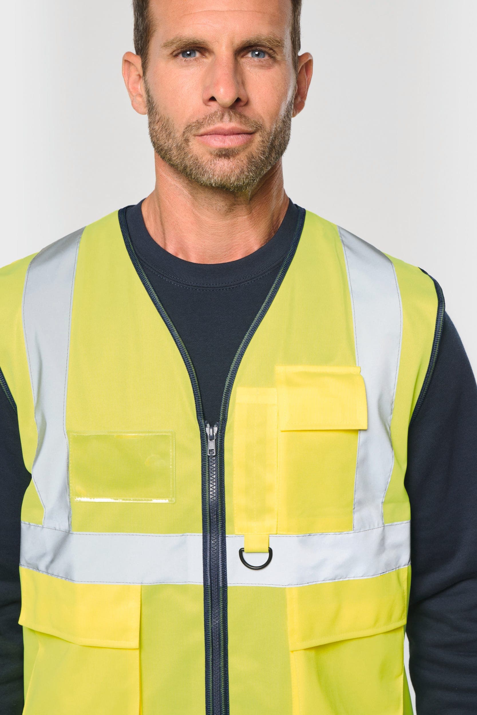 Gilet de sécurité haute visibilité recyclé avec zip unisexe en situation