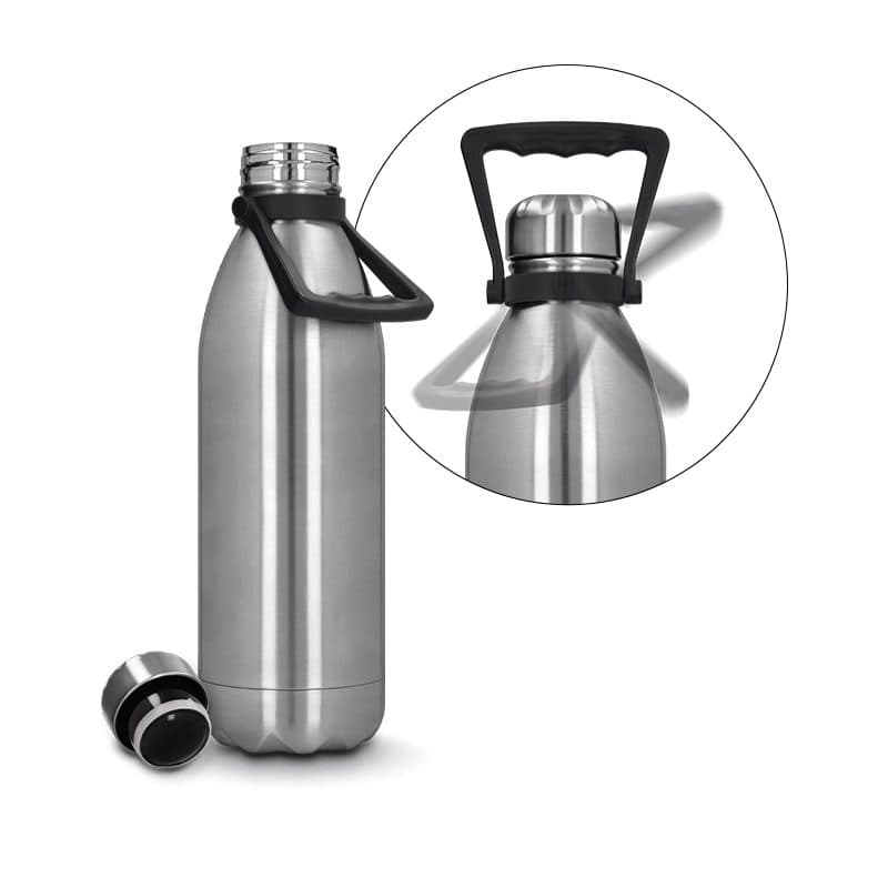 BOUTEILLE GOURDE 1,5 L ISOTHERME DOUBLE-PAROI INOX AVEC POIGNEE en situation