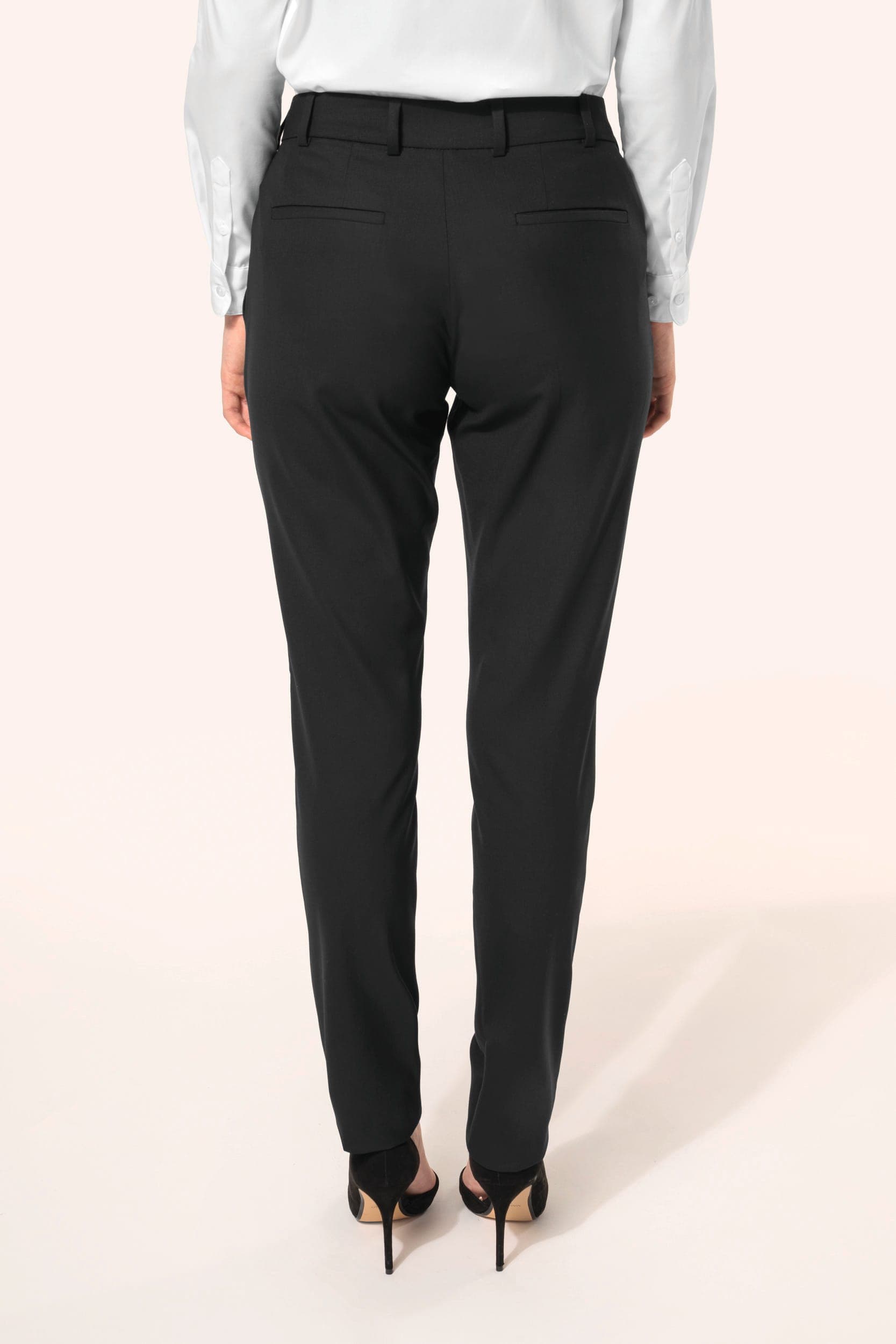 Pantalon City femme en situation