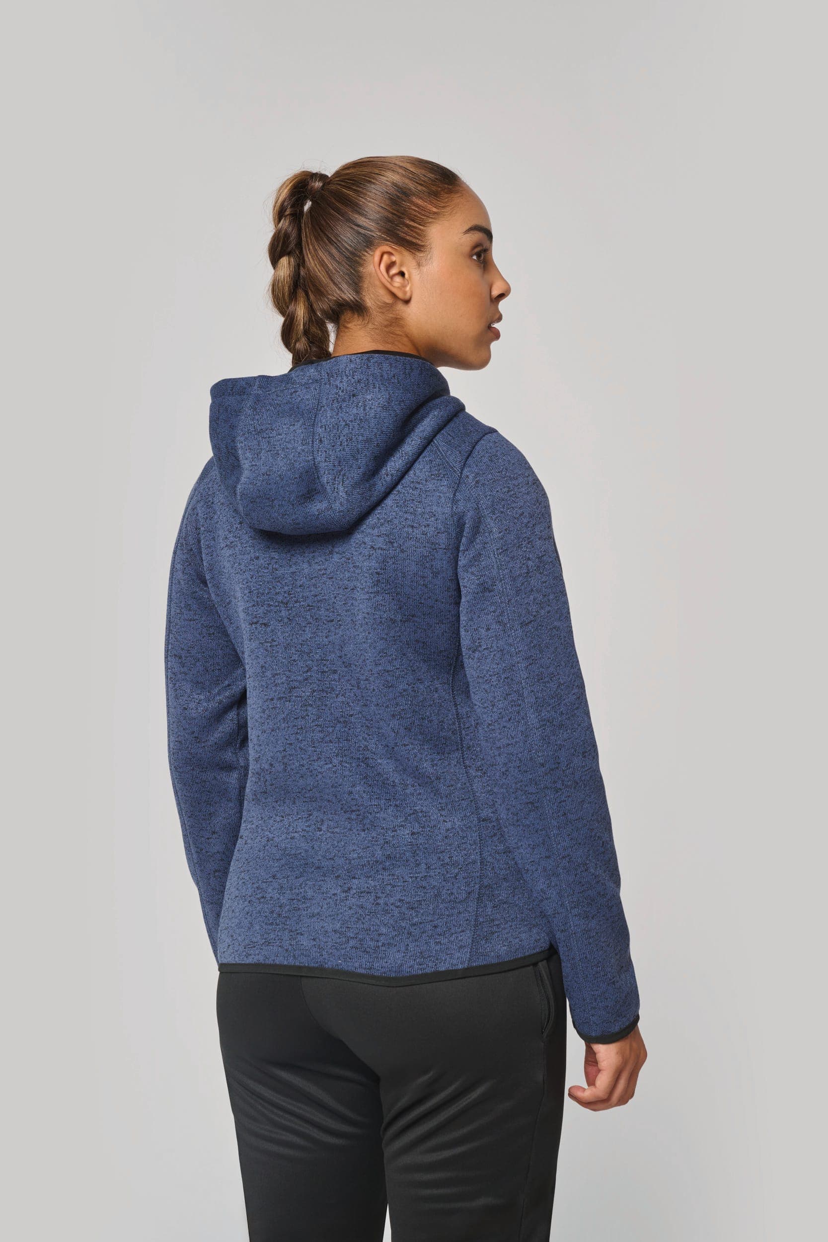 Veste à capuche chinée femme en situation
