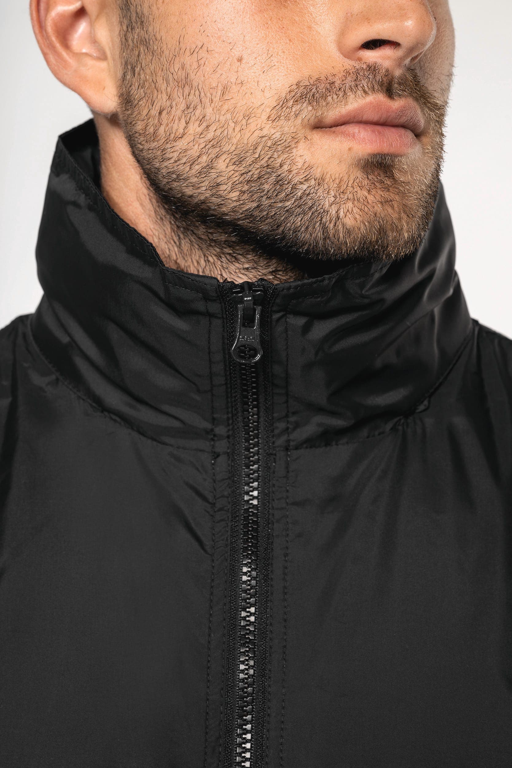 Coupe-vent doublé homme en situation