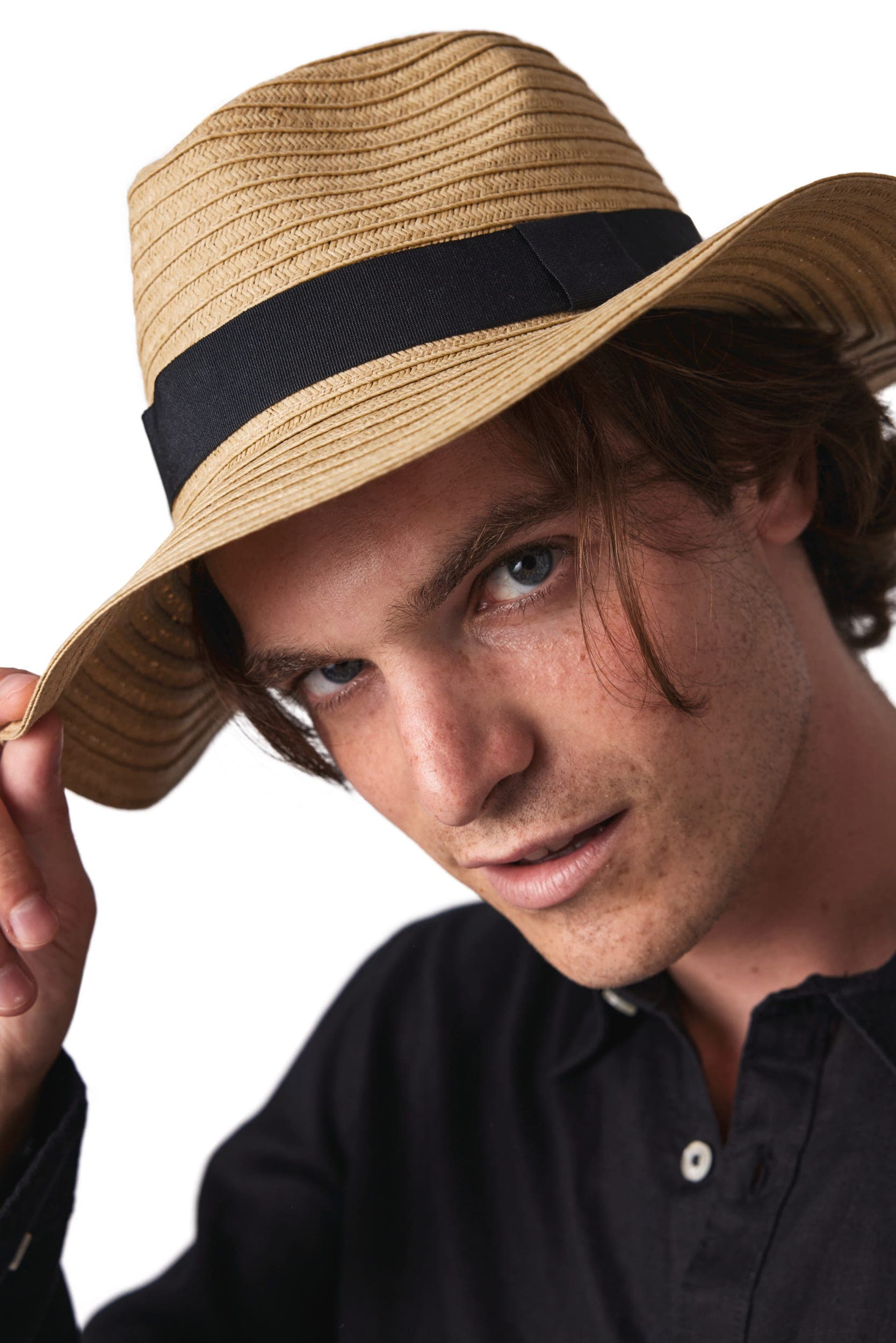 Chapeau de paille classique en situation