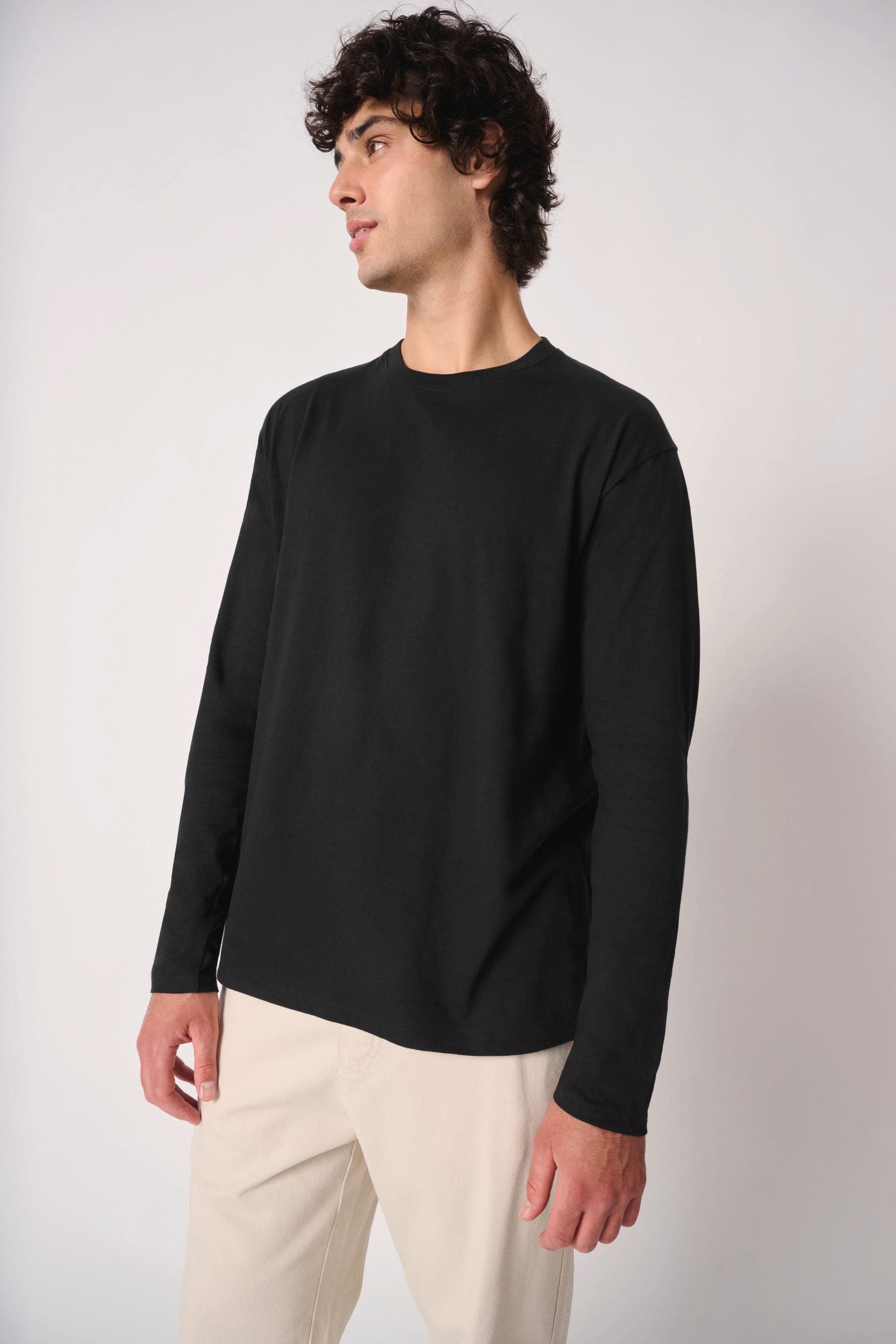 T-shirt LSL unisexe iDeal190 en situation