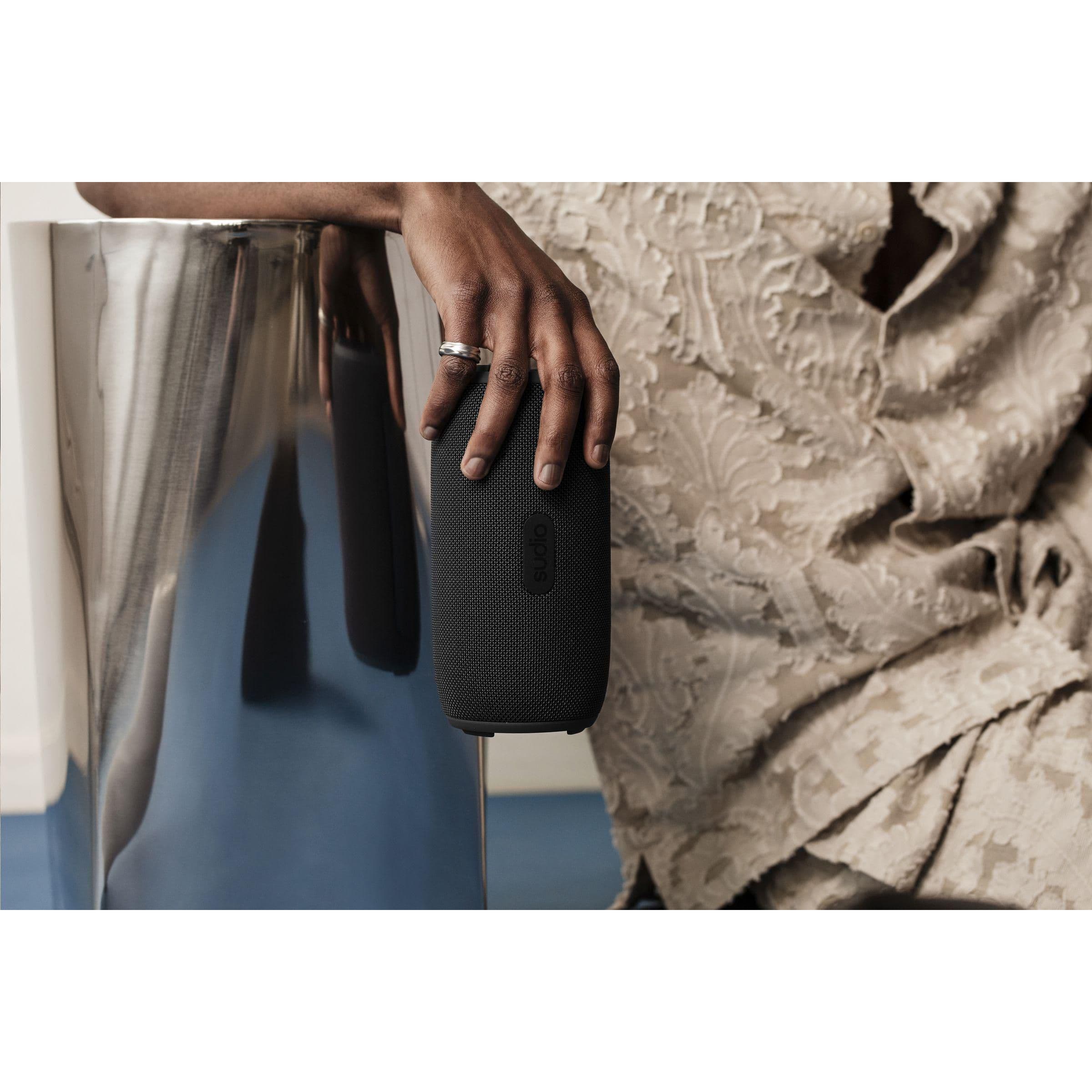 Enceinte Bluetooth Sudio F5 Pro en situation