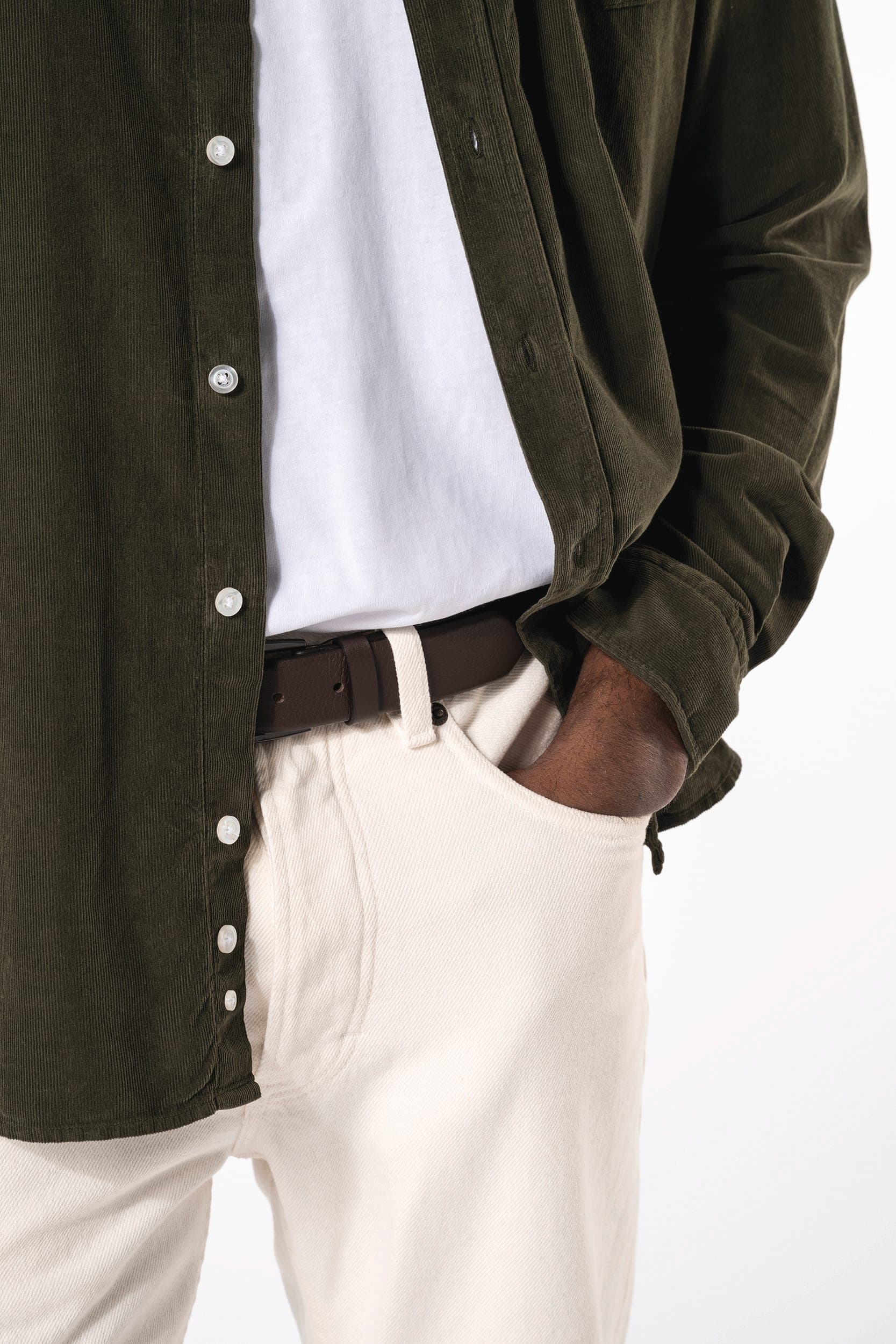 Chemise manches longues en velours homme en situation