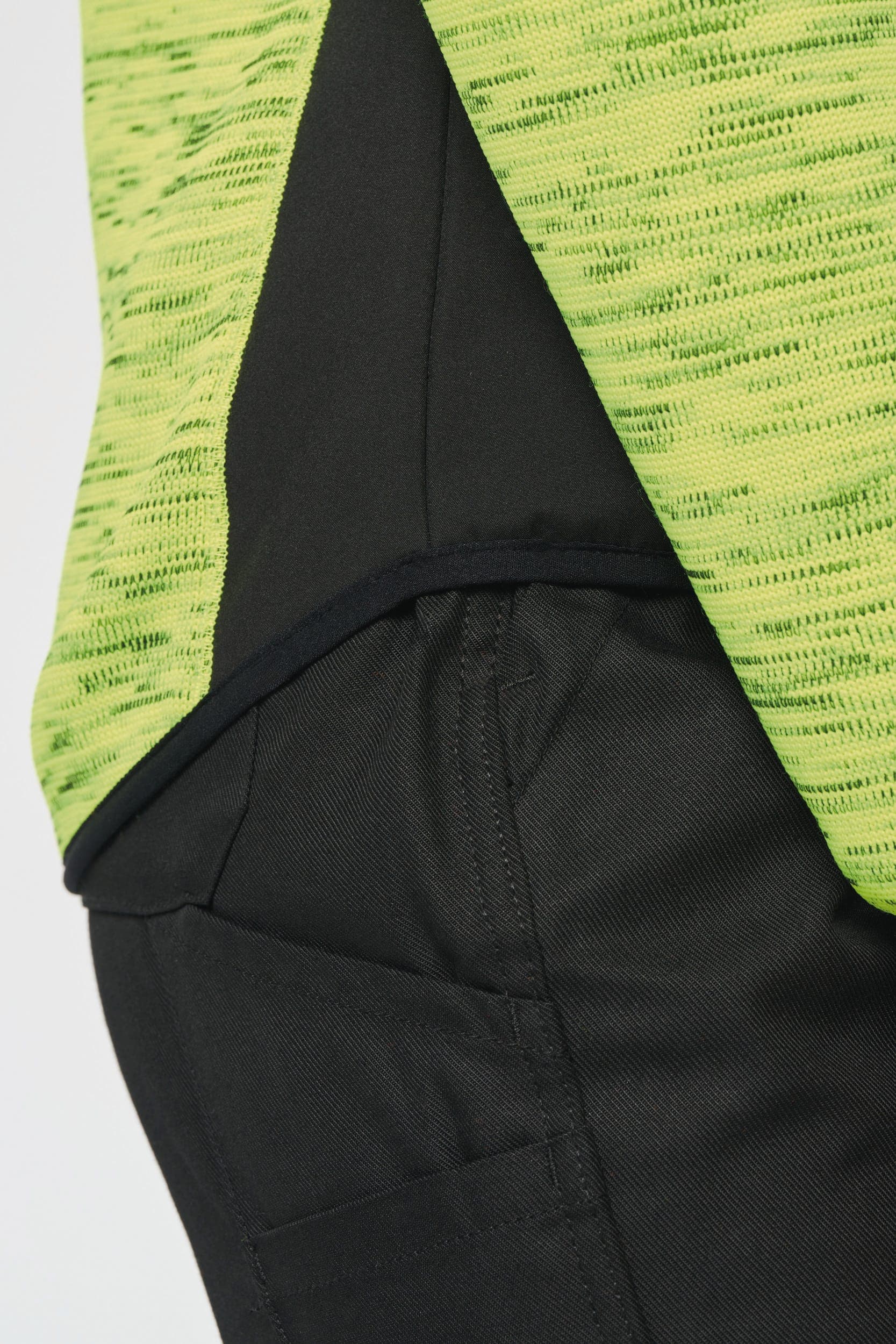 Veste recyclée en polytricot femme en situation