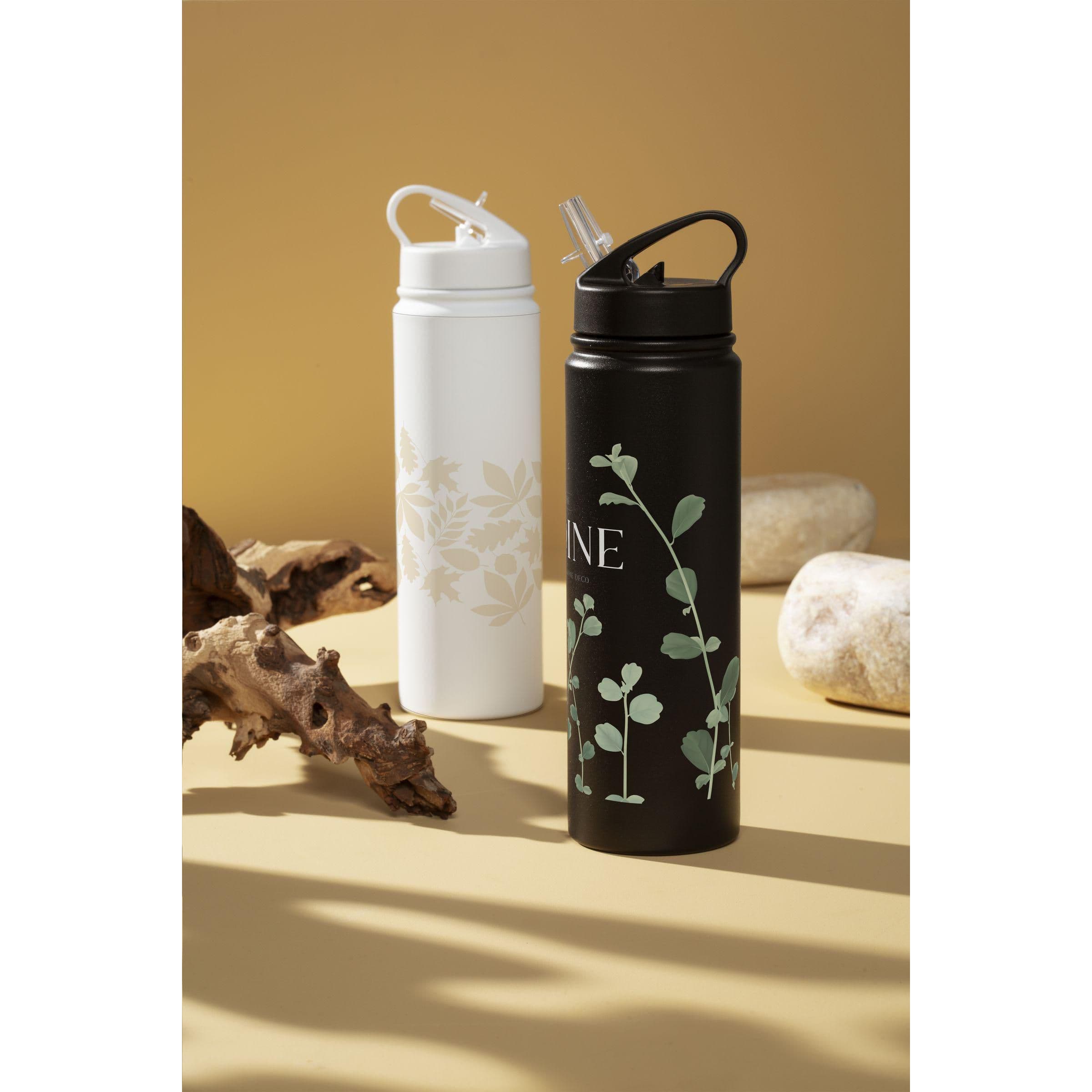 Bouteille d'eau Skylar RCS acier recyclé 900 ml en situation
