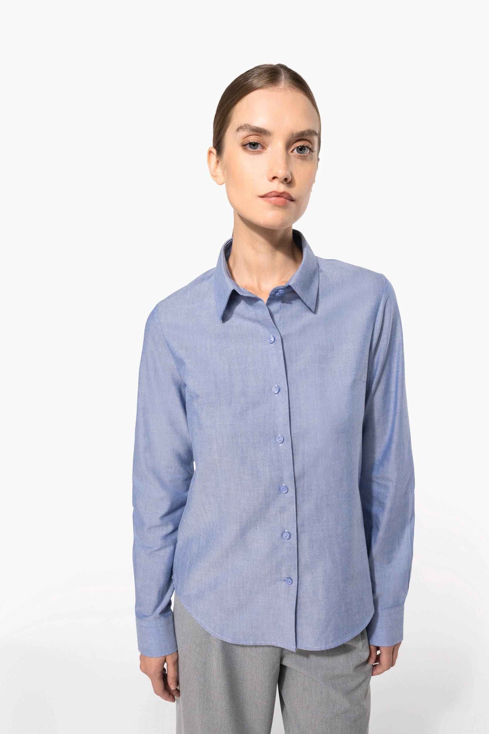 Chemise Oxford manches longues femme en situation