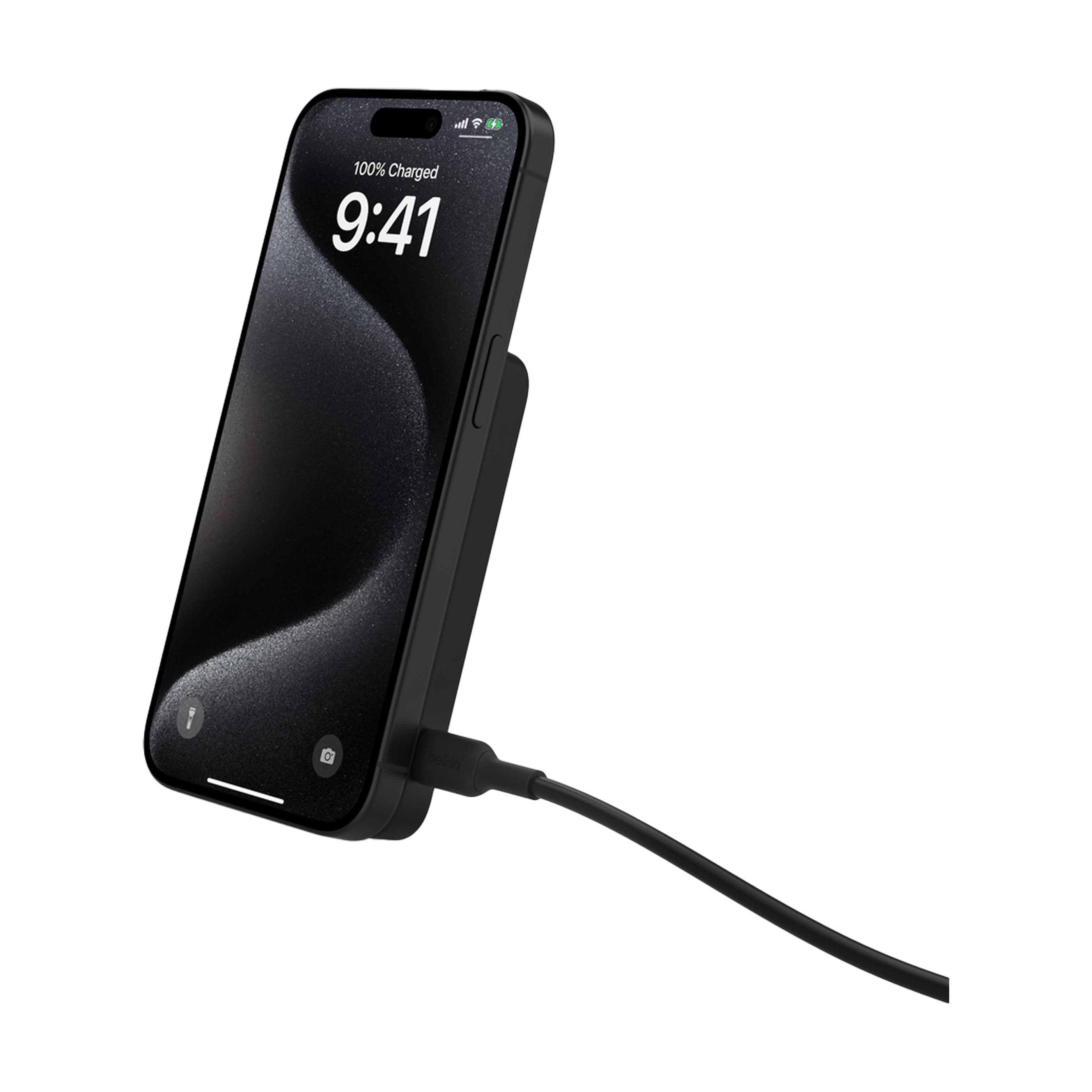 Banque d'énergie Belkin 5K Qi2 MagSafe avec support en situation
