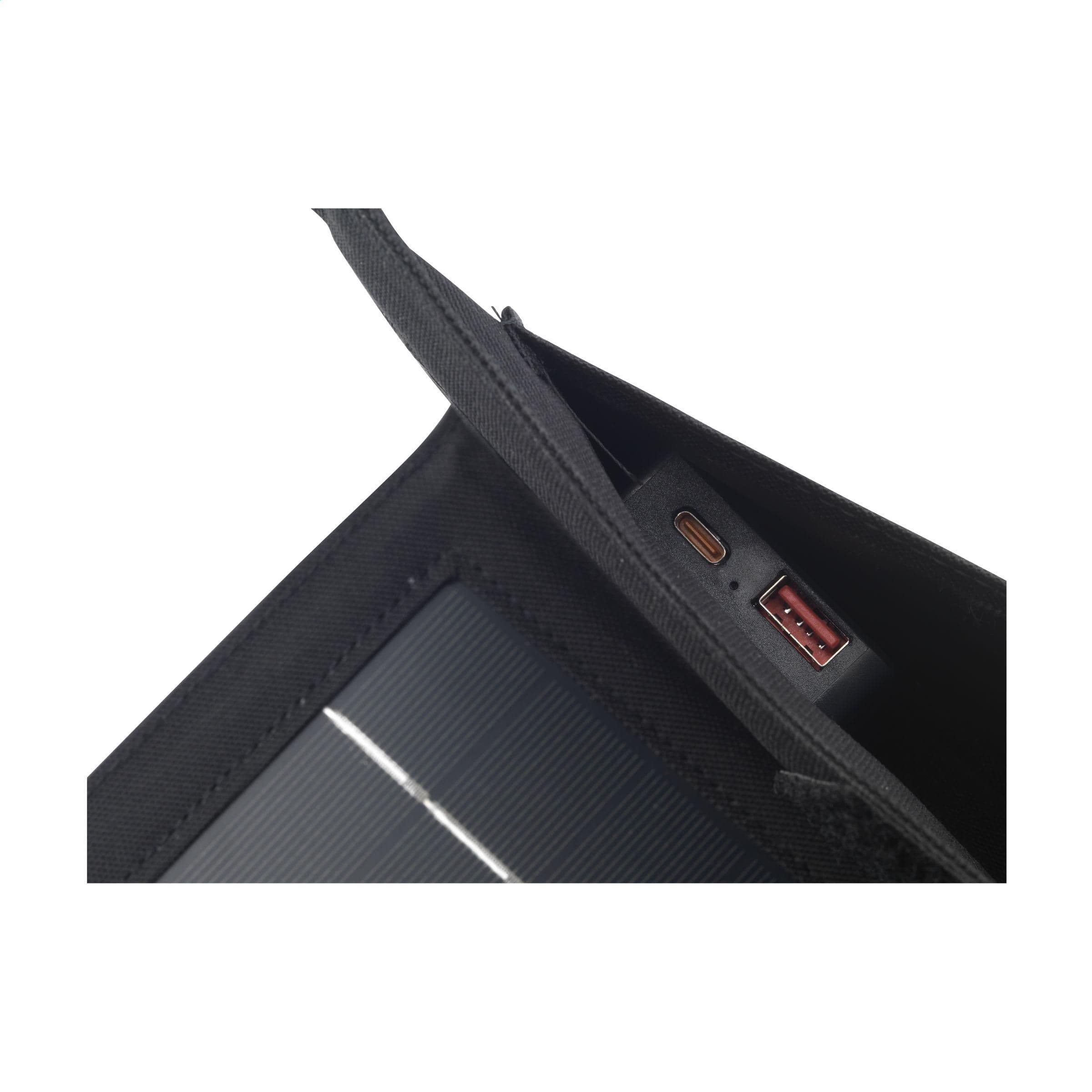 Chargeur panneau solaire 10W en situation
