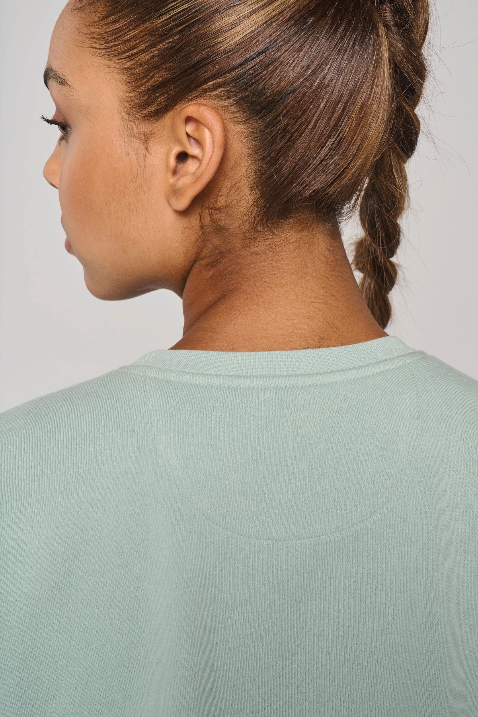Sweat-shirt crop à manches courtes col rond femme en situation
