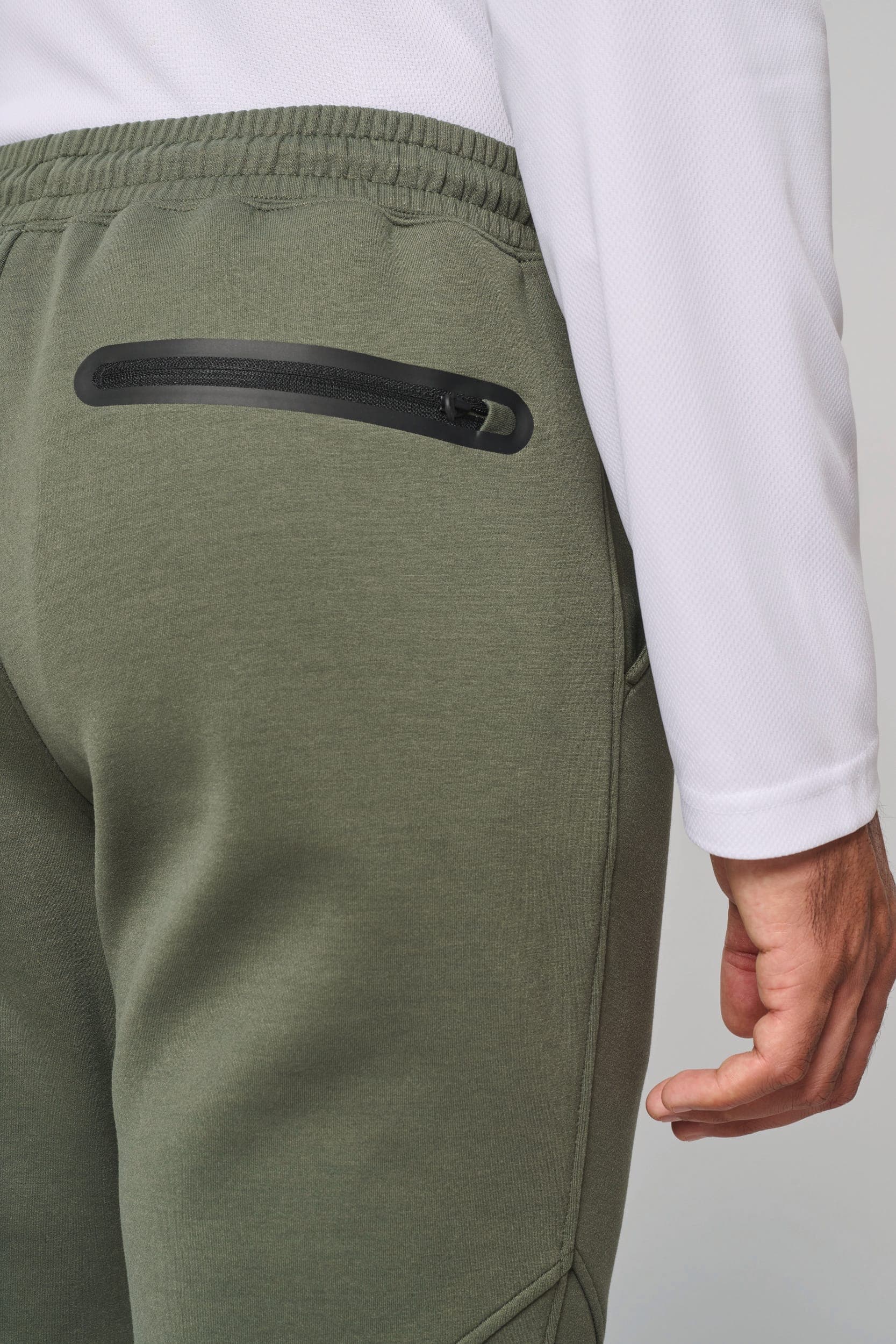 Pantalon performance homme en situation
