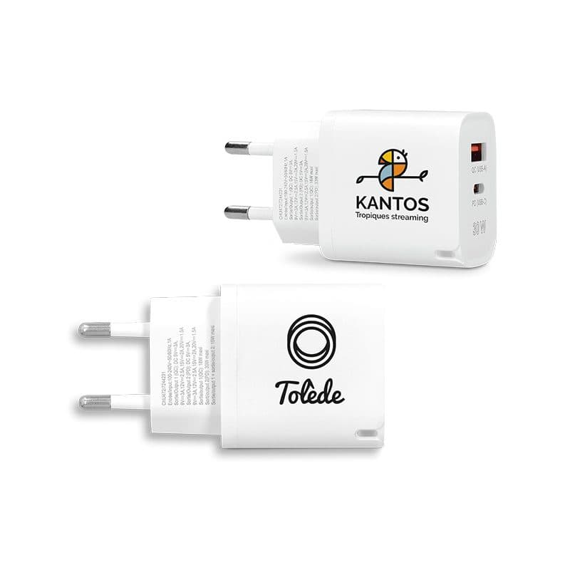 CHARGEUR SECTEUR RAPIDE 30 W SORTIES USB QC & TYPE-C PD en situation