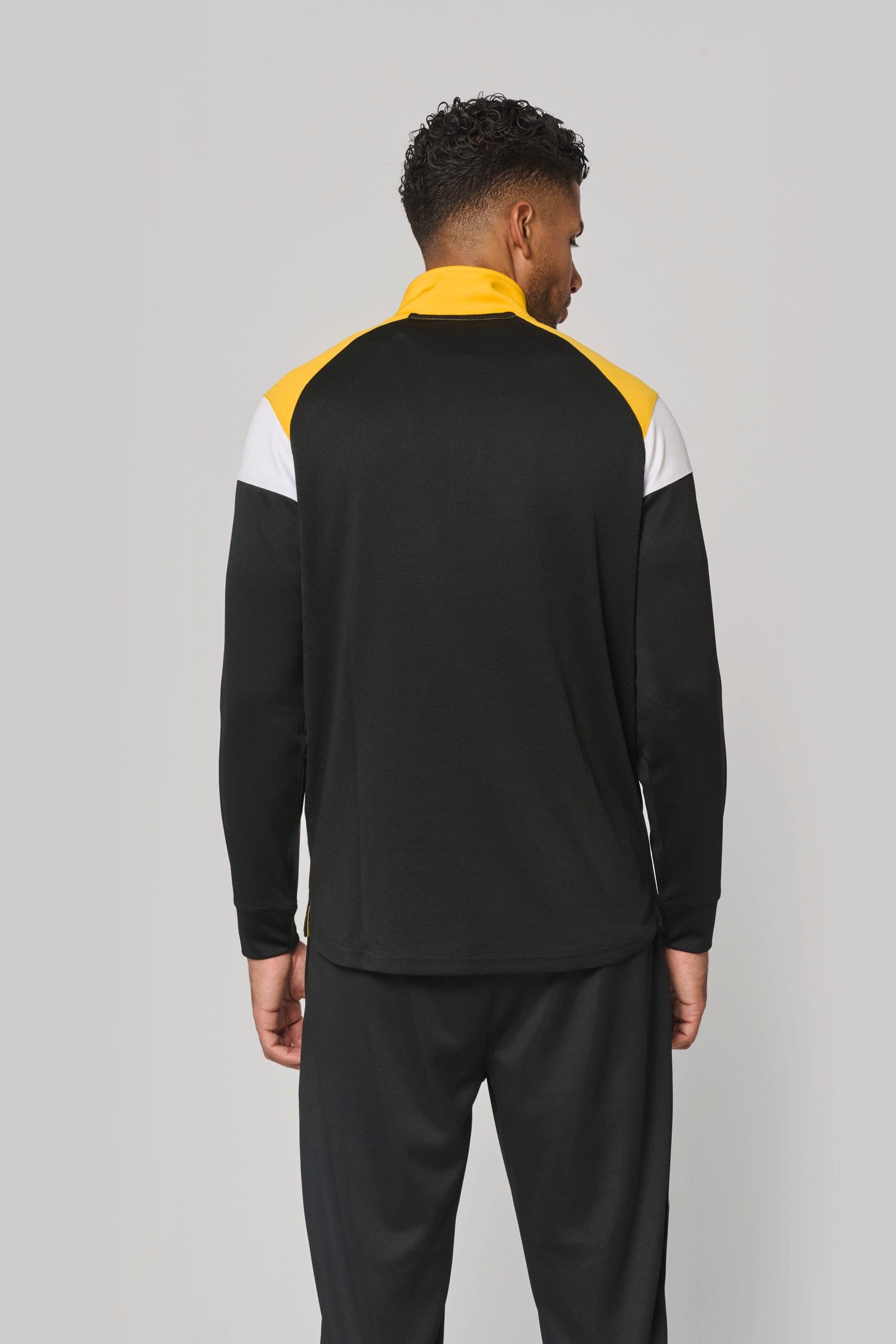 Sweat d'entrainement 1/4 zip unisexe en situation