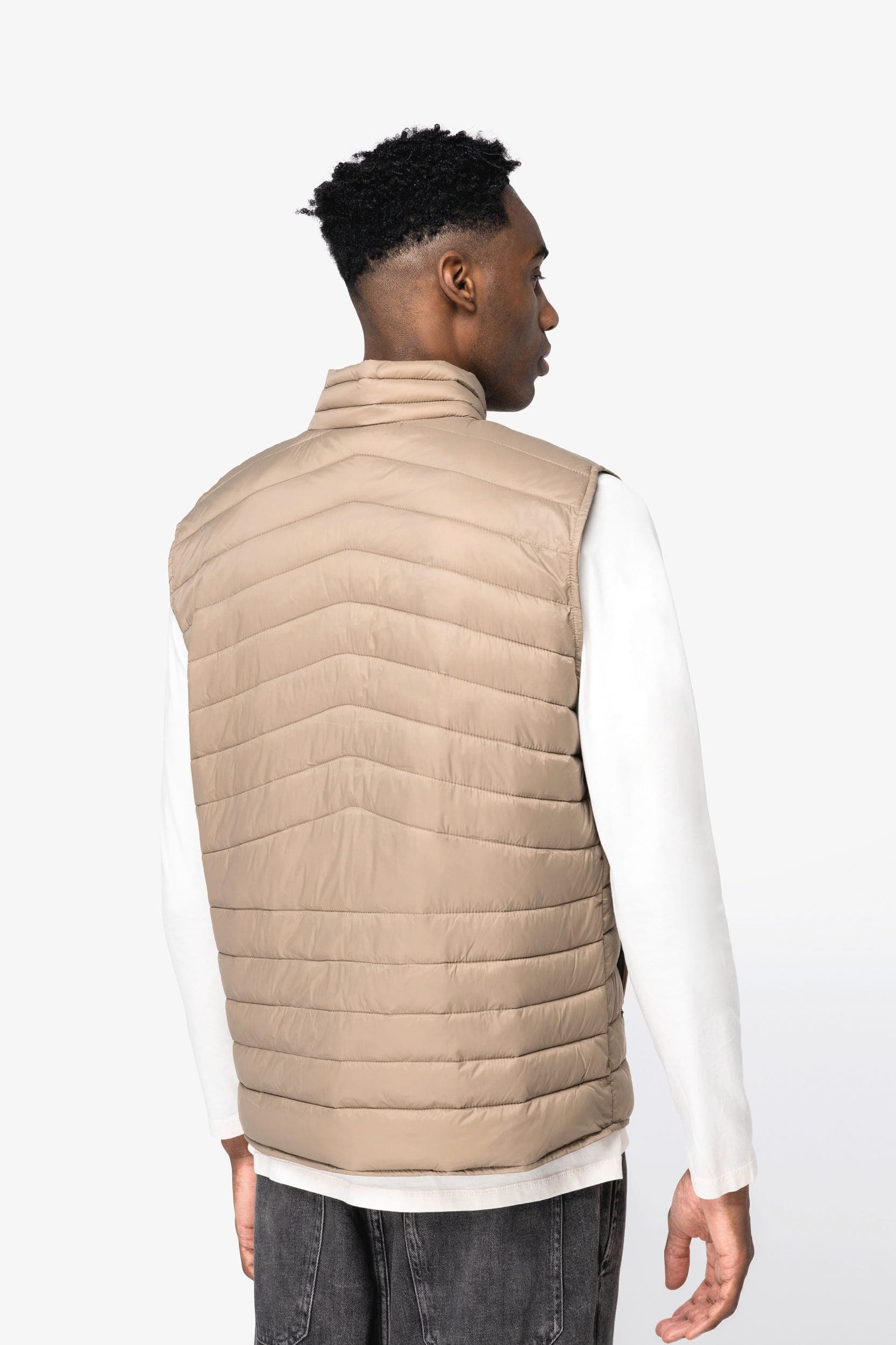Bodywarmer écoresponsable léger homme en situation