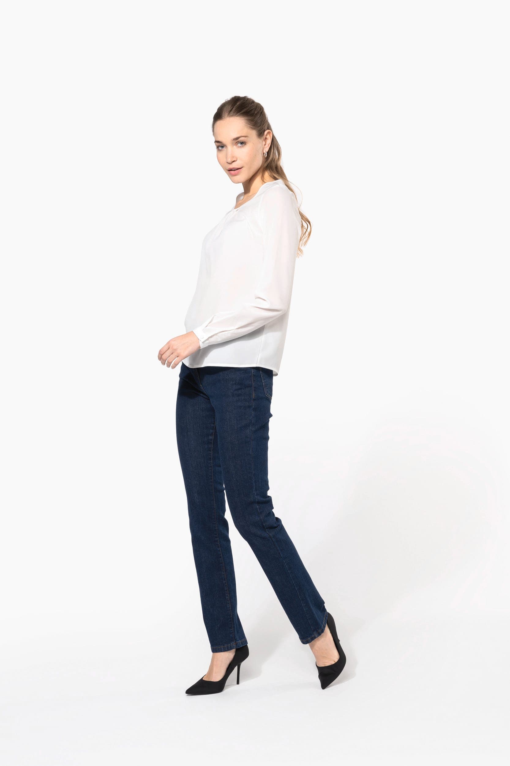 Blouse crêpe manches longues femme en situation