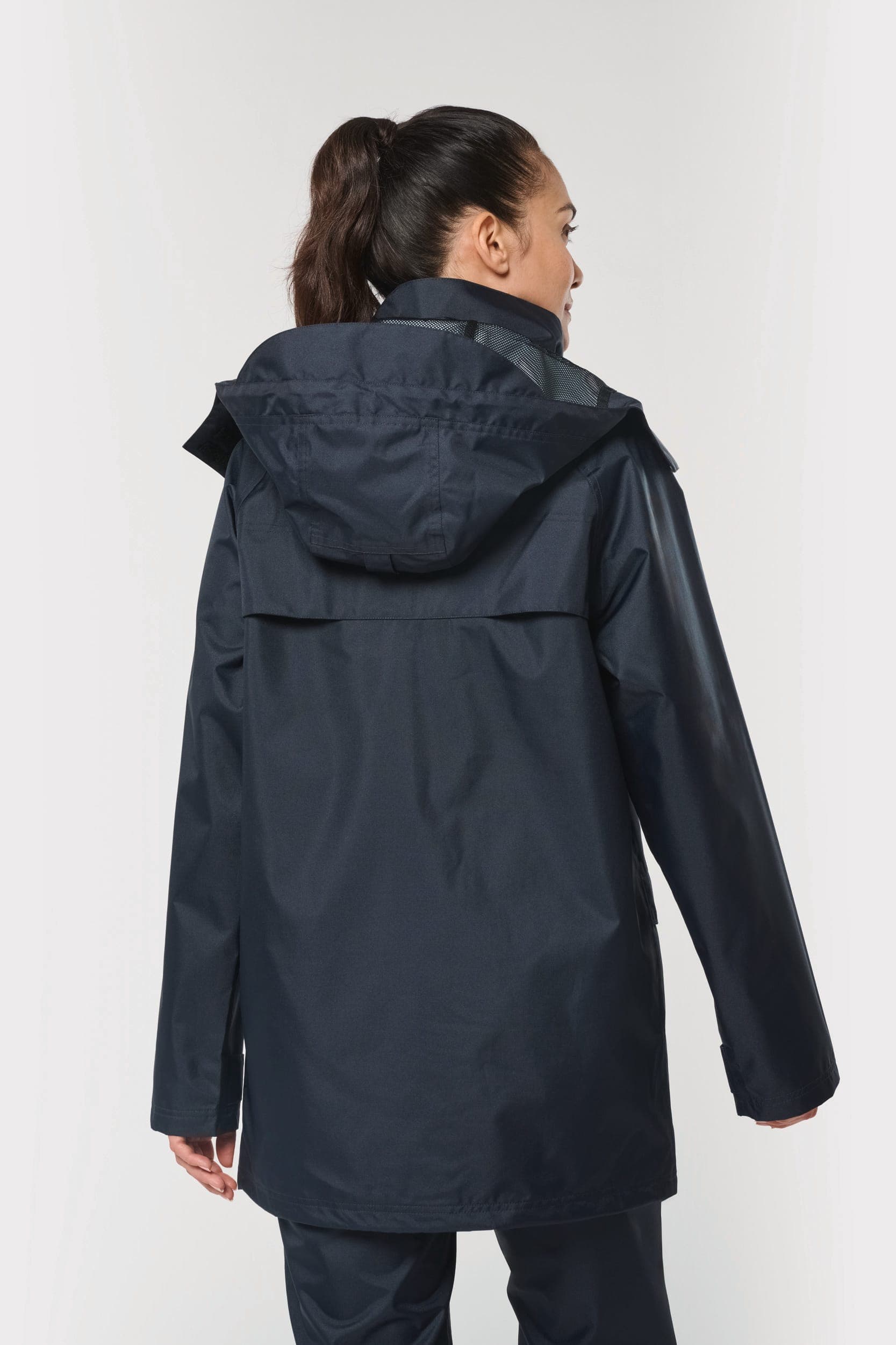 Veste de pluie unisexe en situation