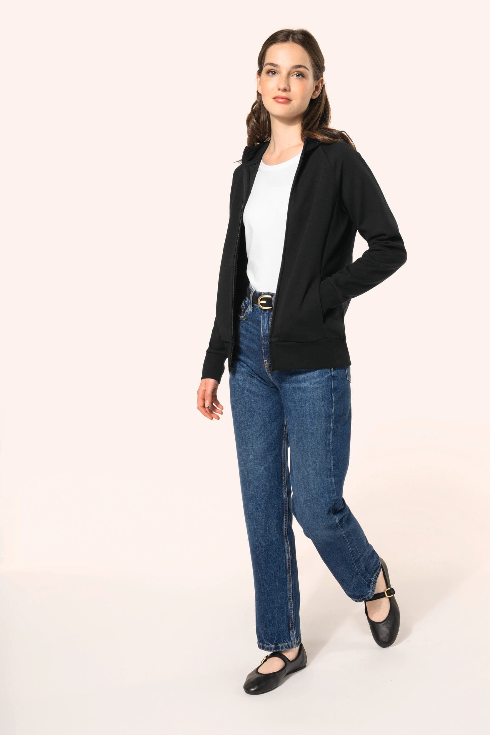Veste zippée à capuche femme en situation