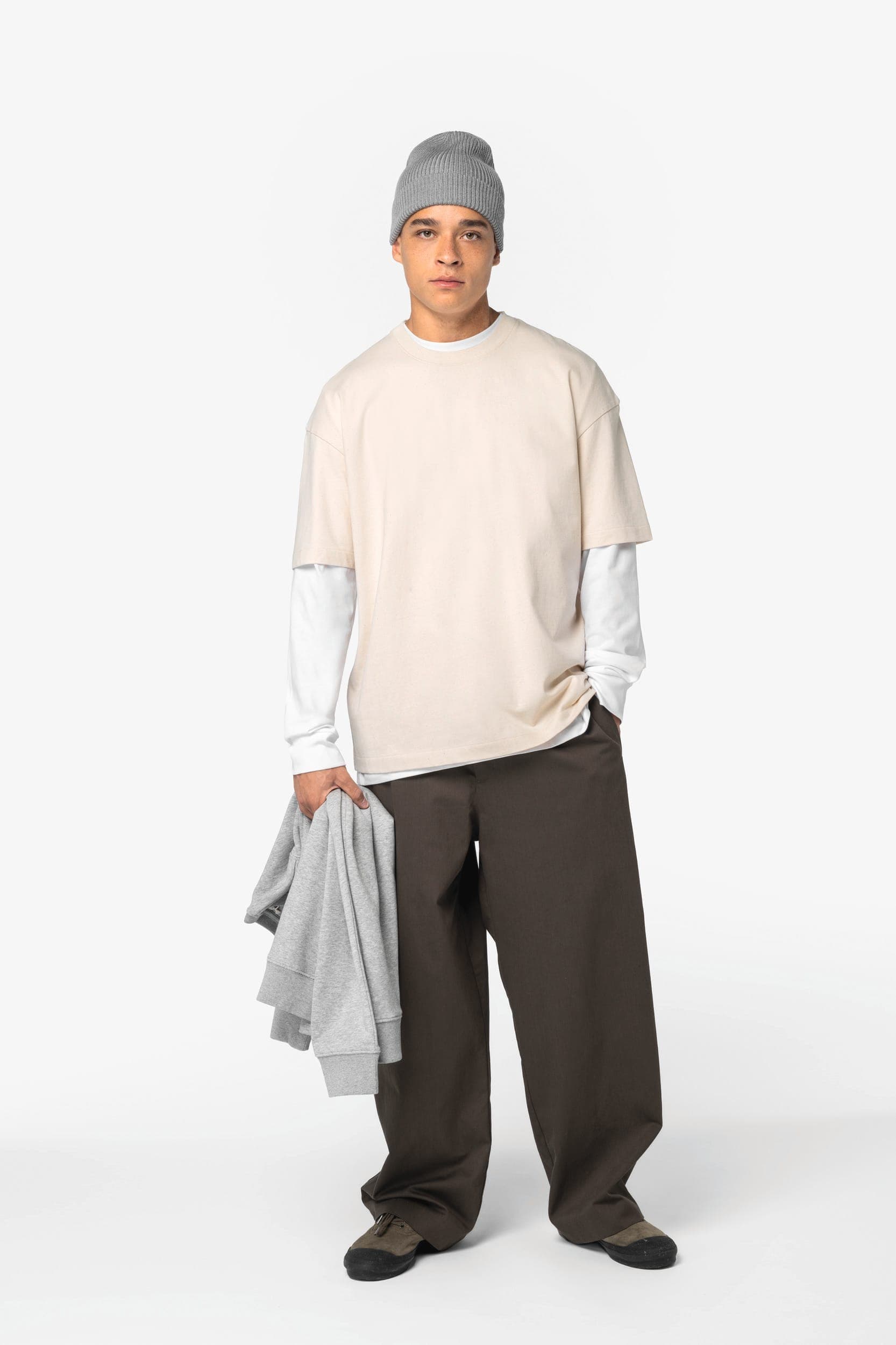 T-shirt écoresponsable oversize homme en situation
