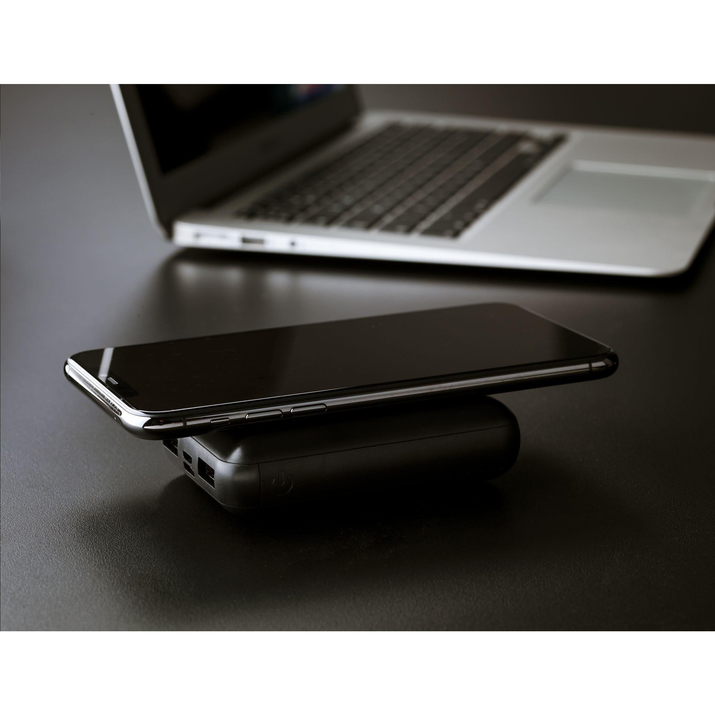 Powerbank sans fil RCS PocketPower ABS recyclé 10000 mAh en situation
