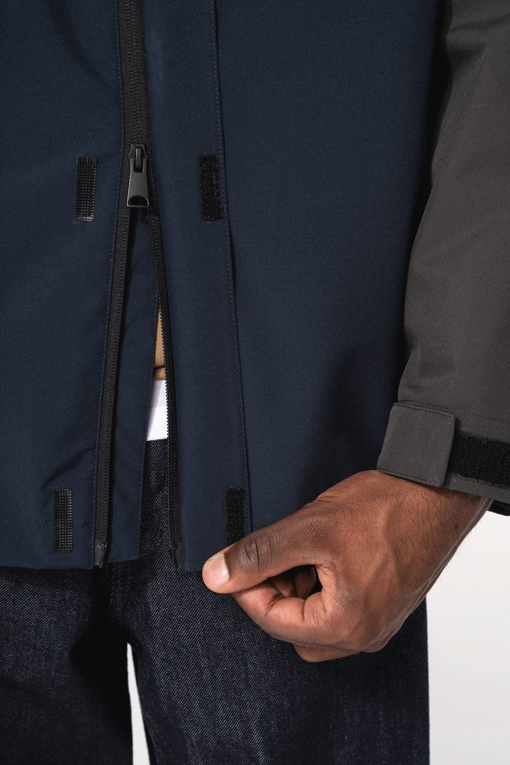 Parka 3-en-1 imperméable à capuche bicolore unisexe en situation