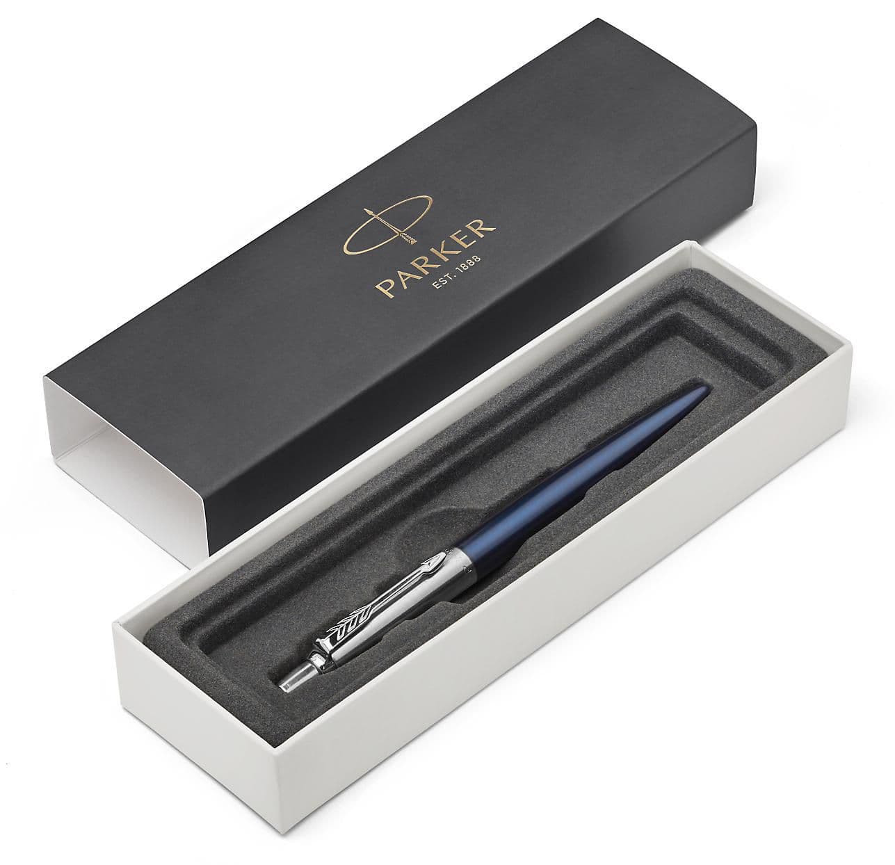 Stylo bille Parker Jotter Core | Acier inoxydable en situation