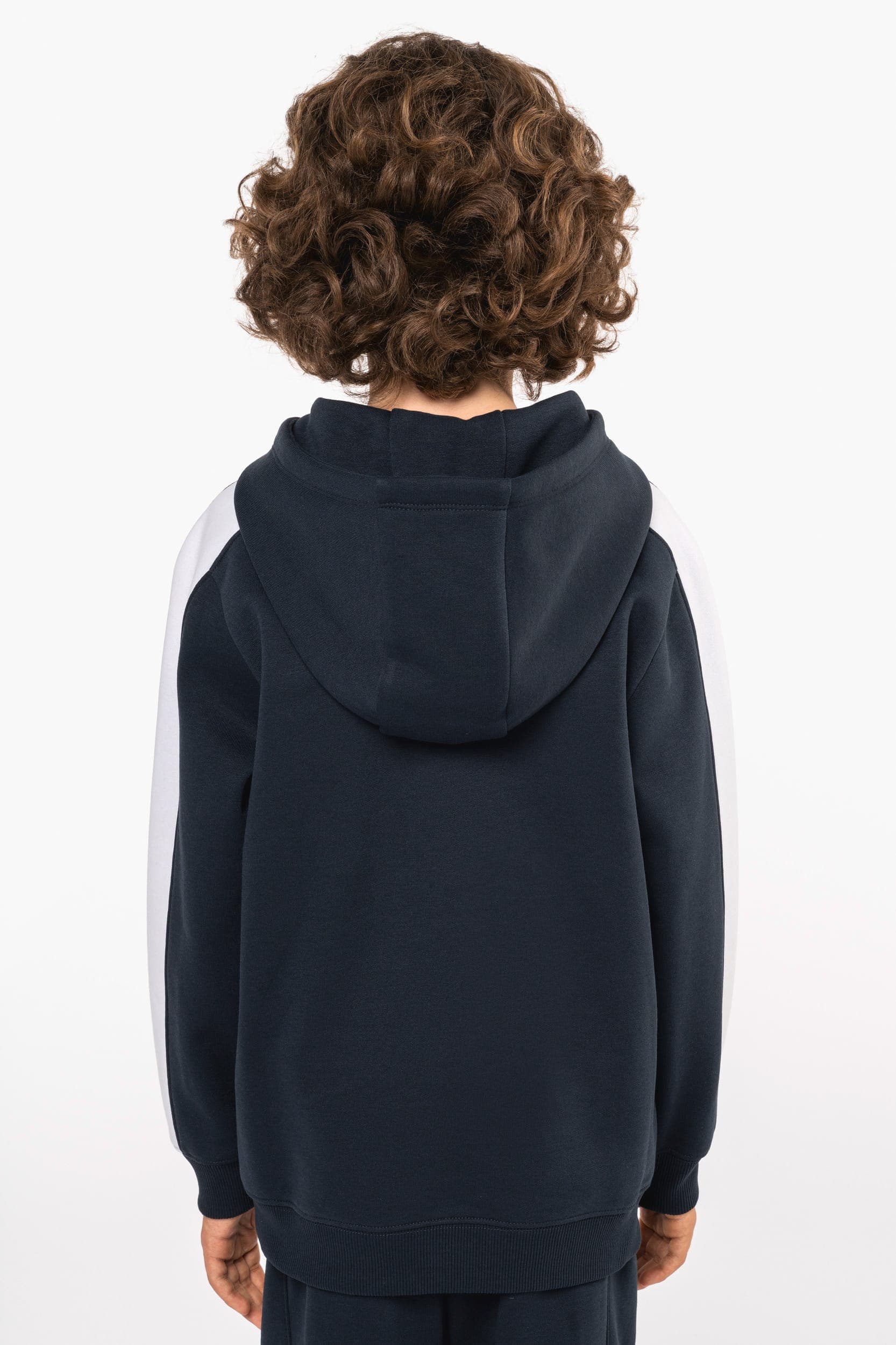 Sweat-shirt à capuche teamwear bicolore enfant en situation