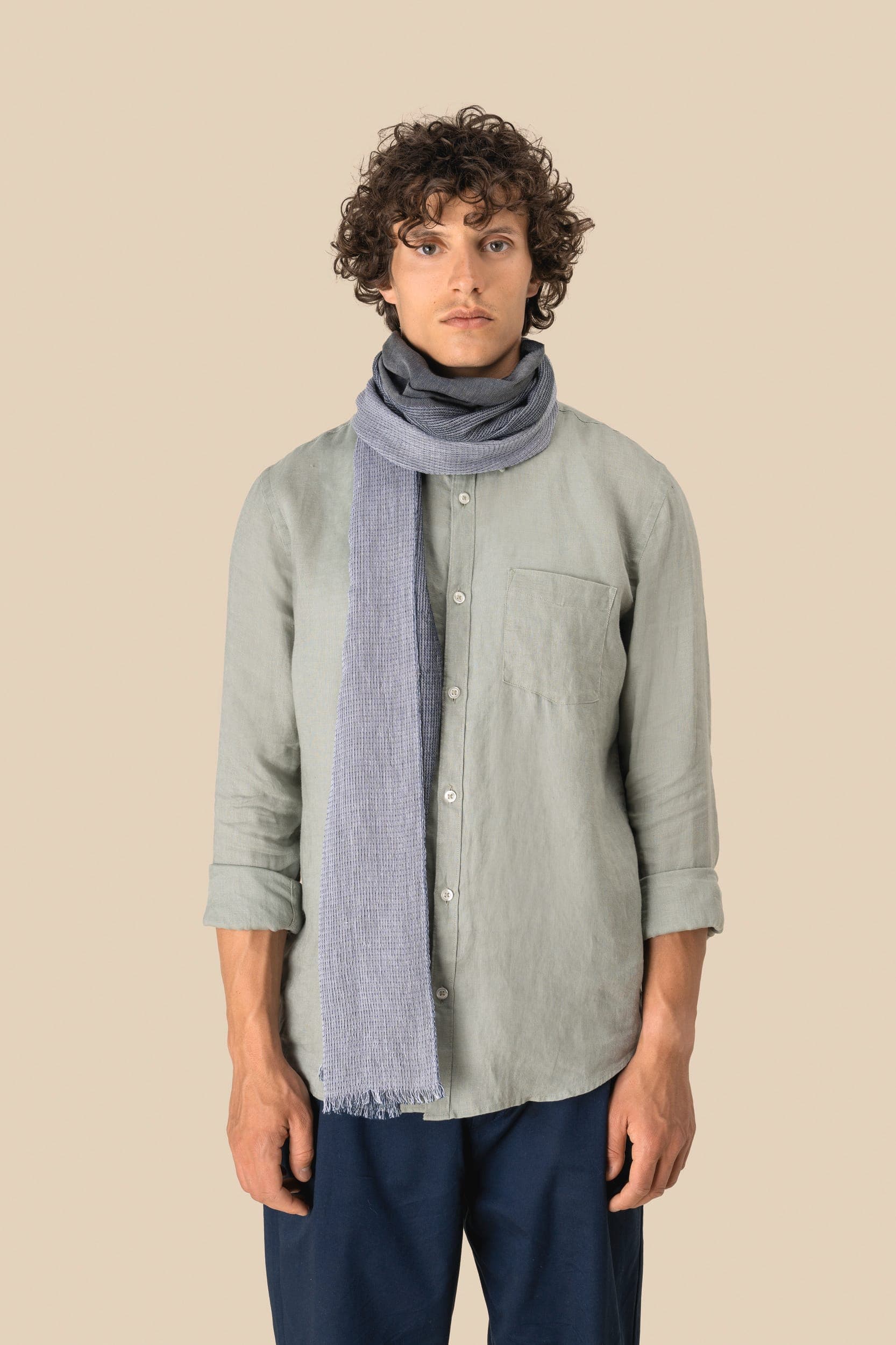 Chèche en twill unisexe en situation