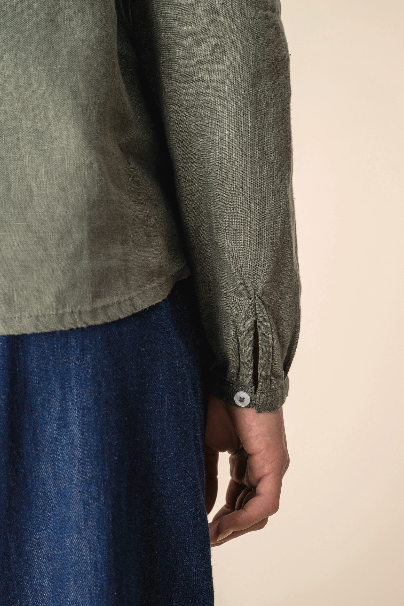 Blouse en lin femme en situation