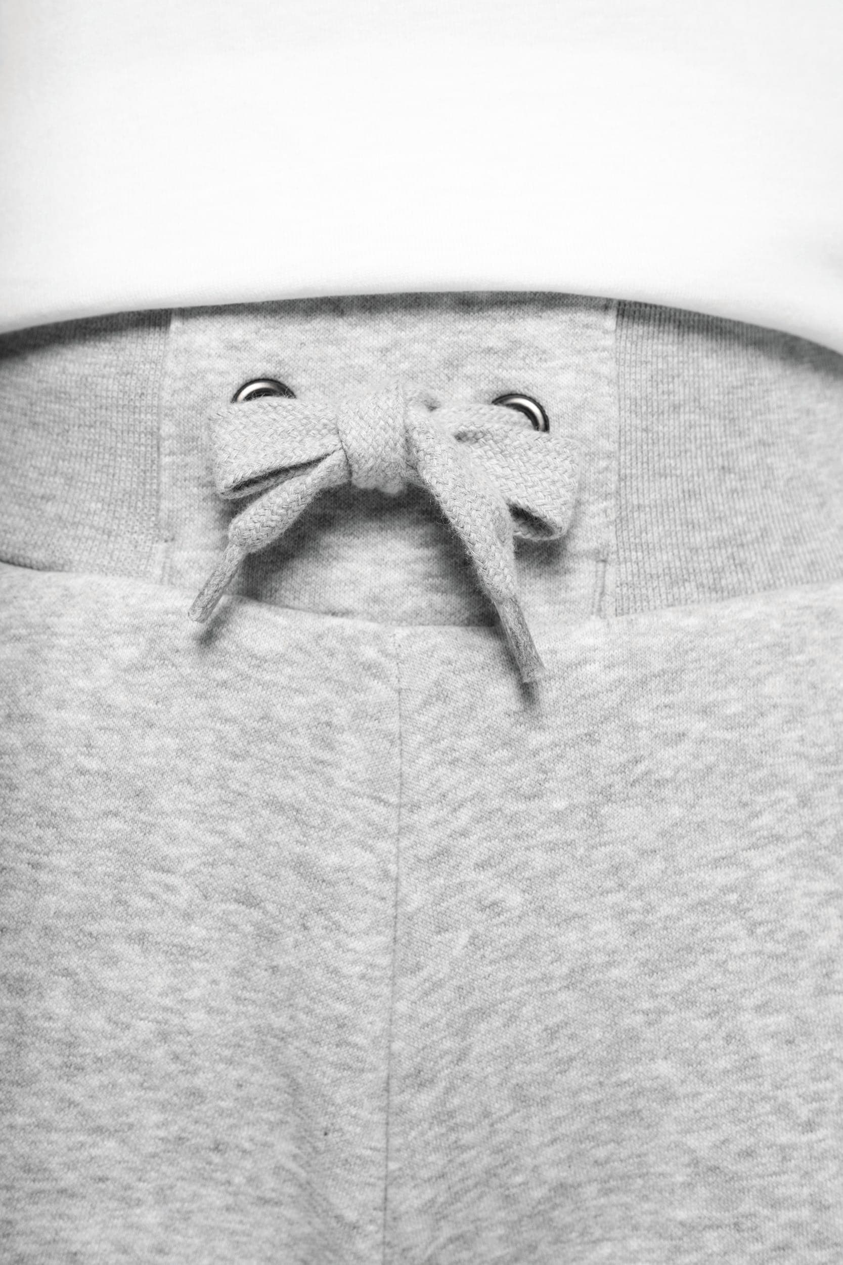 Pantalon jogging unisexe en situation