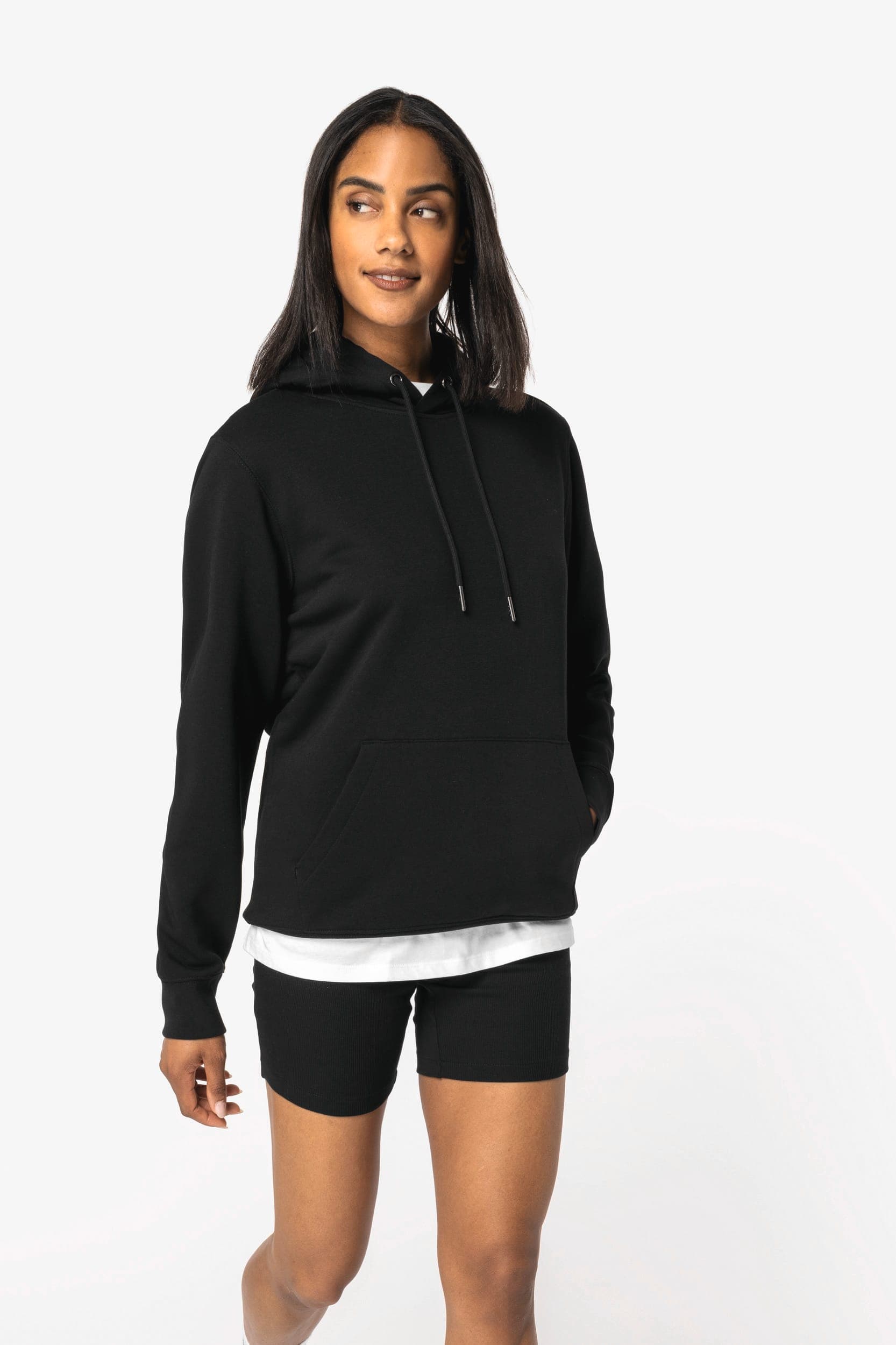 Sweat-shirt écoresponsable à capuche unisexe en situation