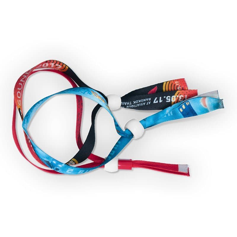 BRACELET INVIOLABLE EN SATIN - SUBLIMATION 2 FACES en situation