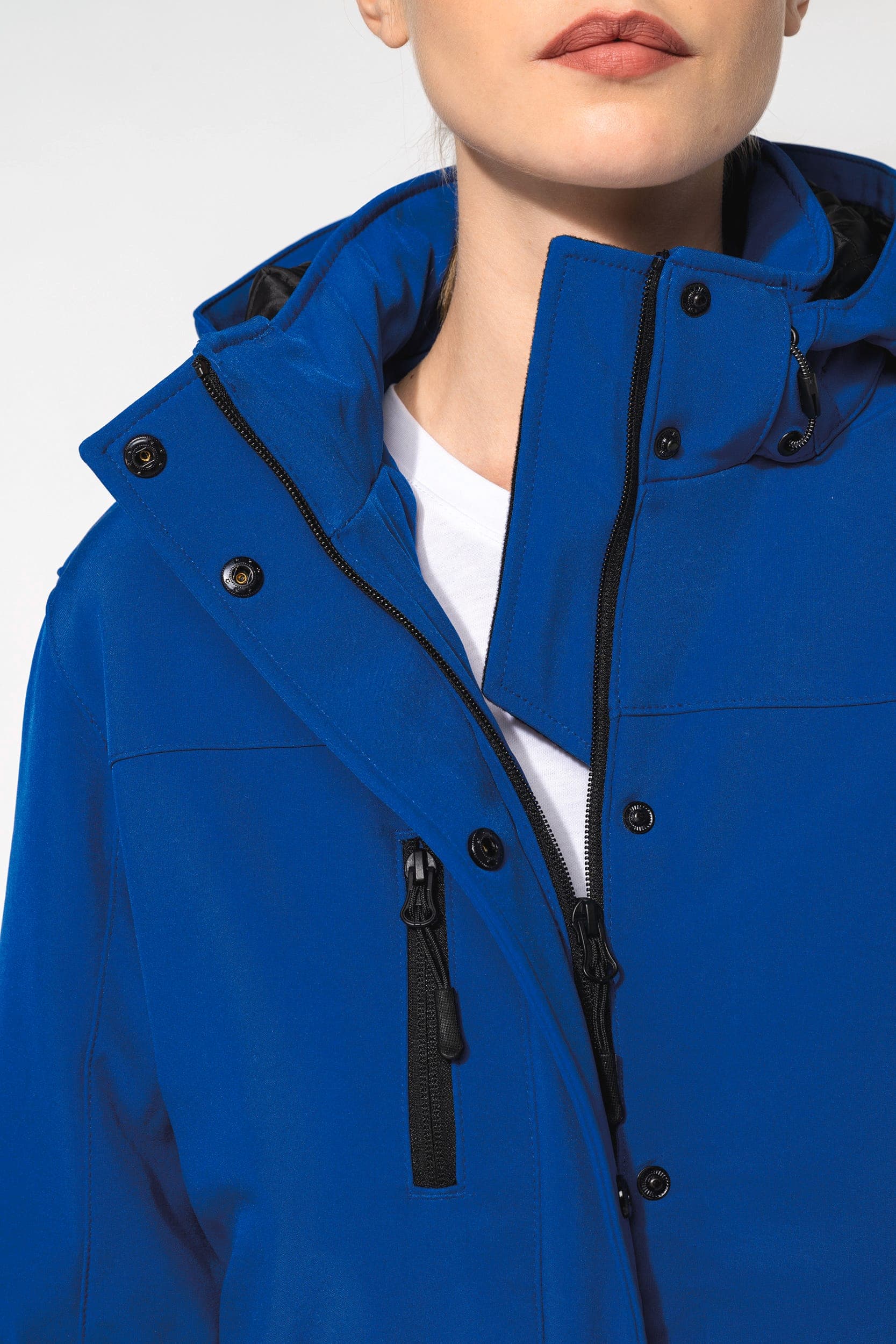 Parka softshell doublée capuche femme en situation