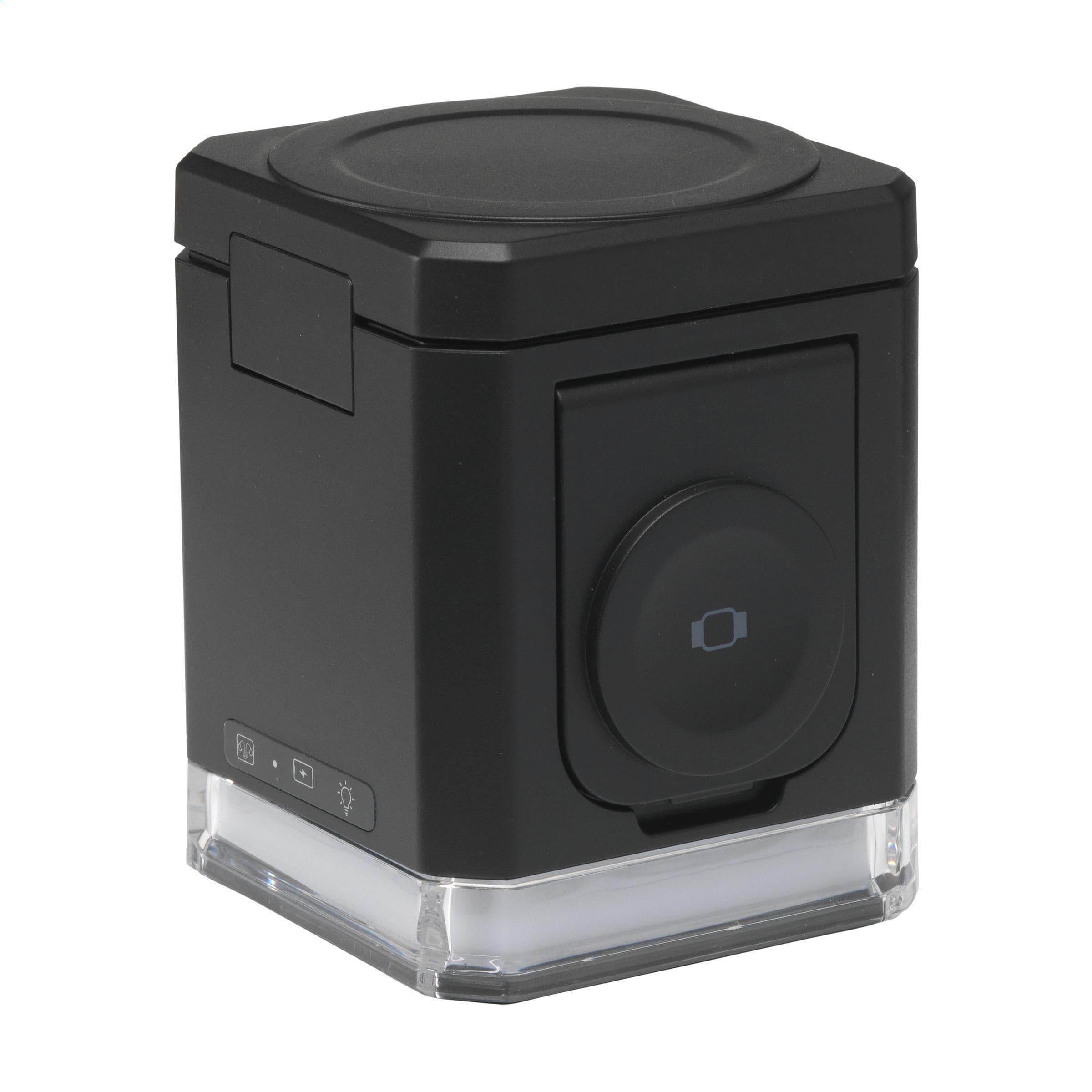 Support de charge Cube Magsafe 3-en-1 RCS plastique recyclé en situation