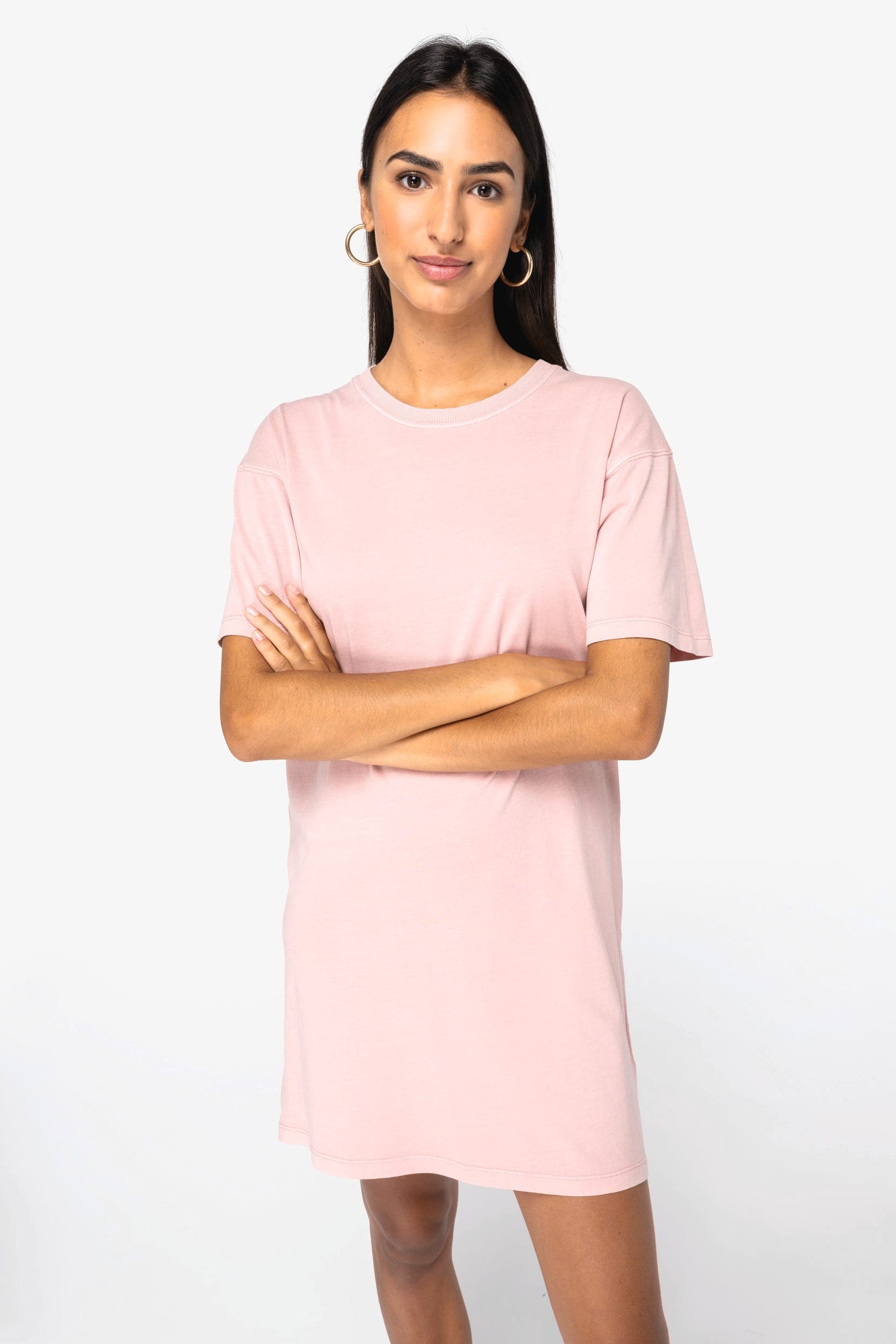 Robe t-shirt écoresponsable délavée femme en situation