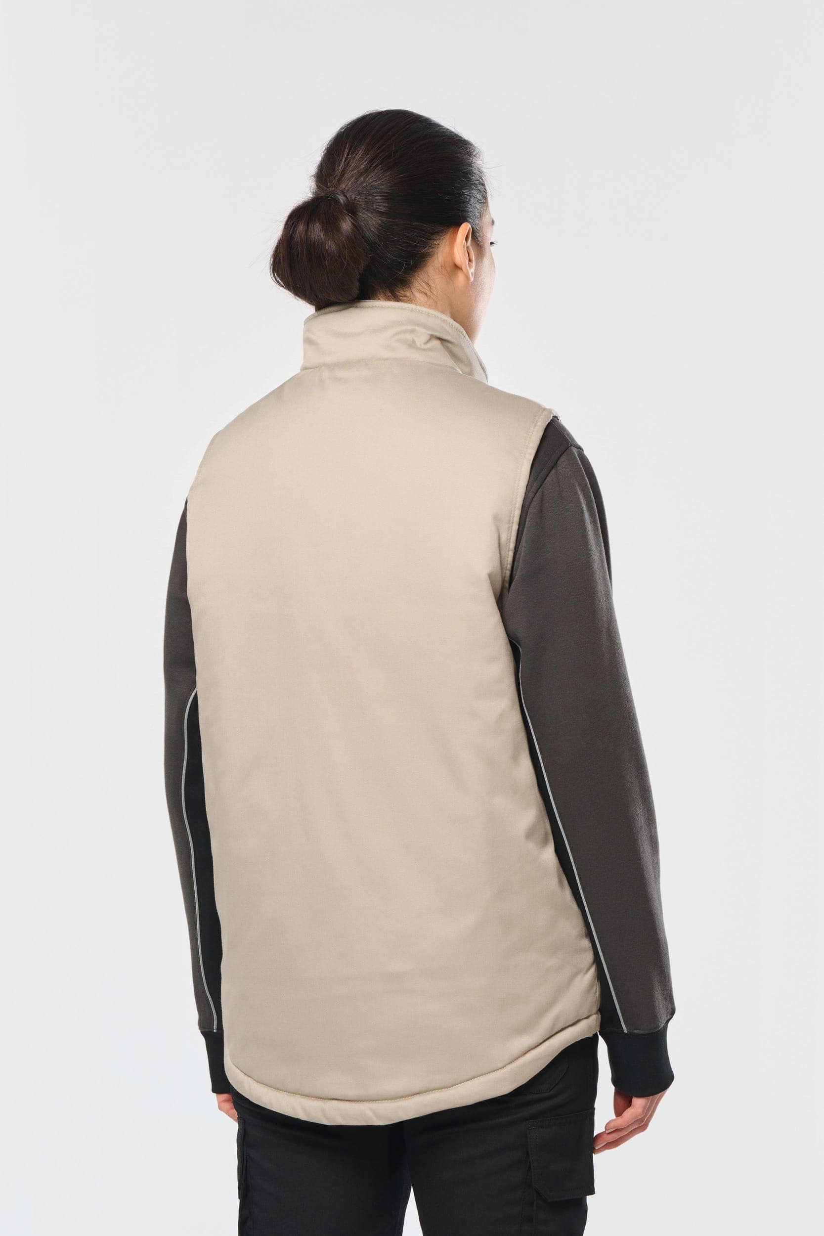 Gilet polycoton multipoches rembourré unisexe en situation