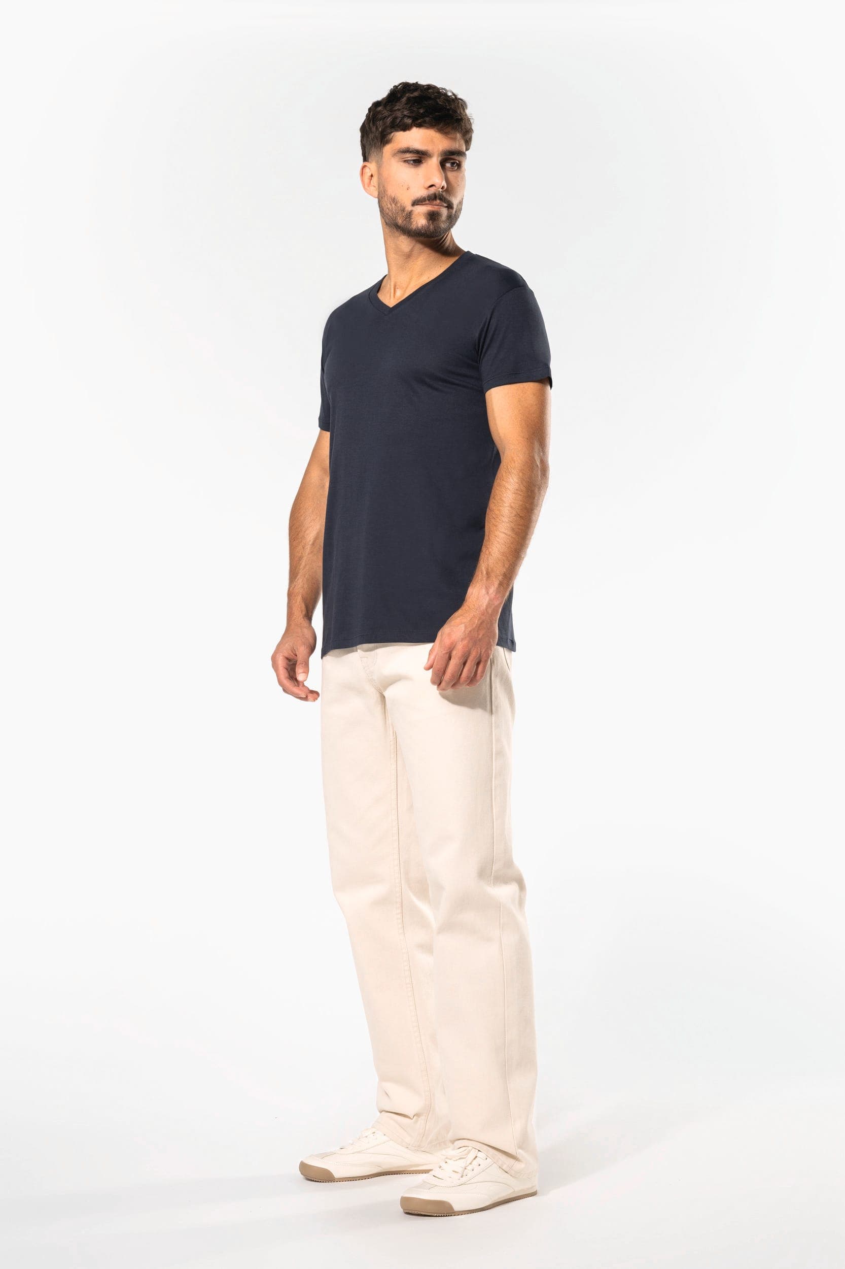 T-shirt Bio150 col V homme en situation