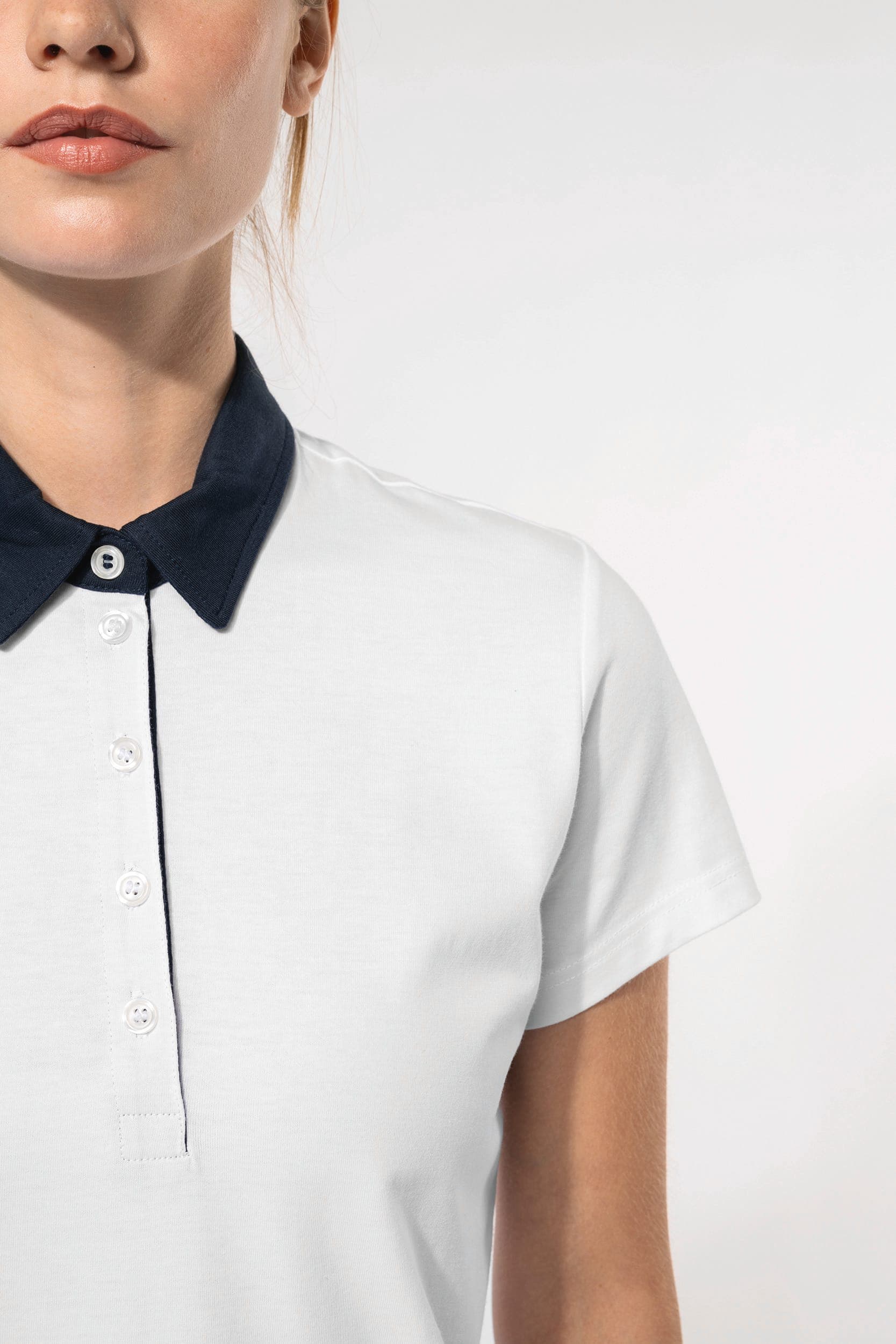 Polo jersey bicolore femme en situation