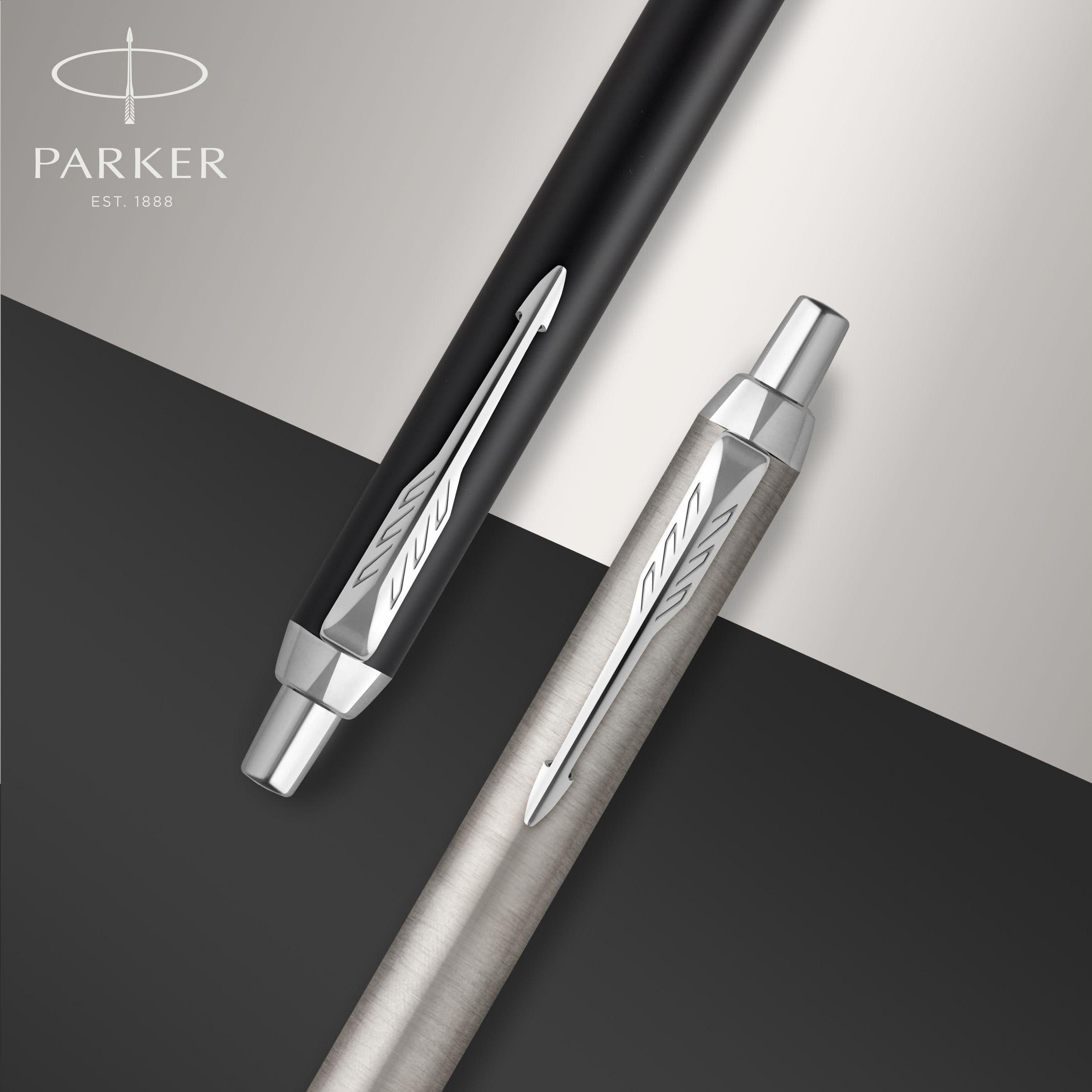 Stylo à bille Parker IM mat bleu en situation