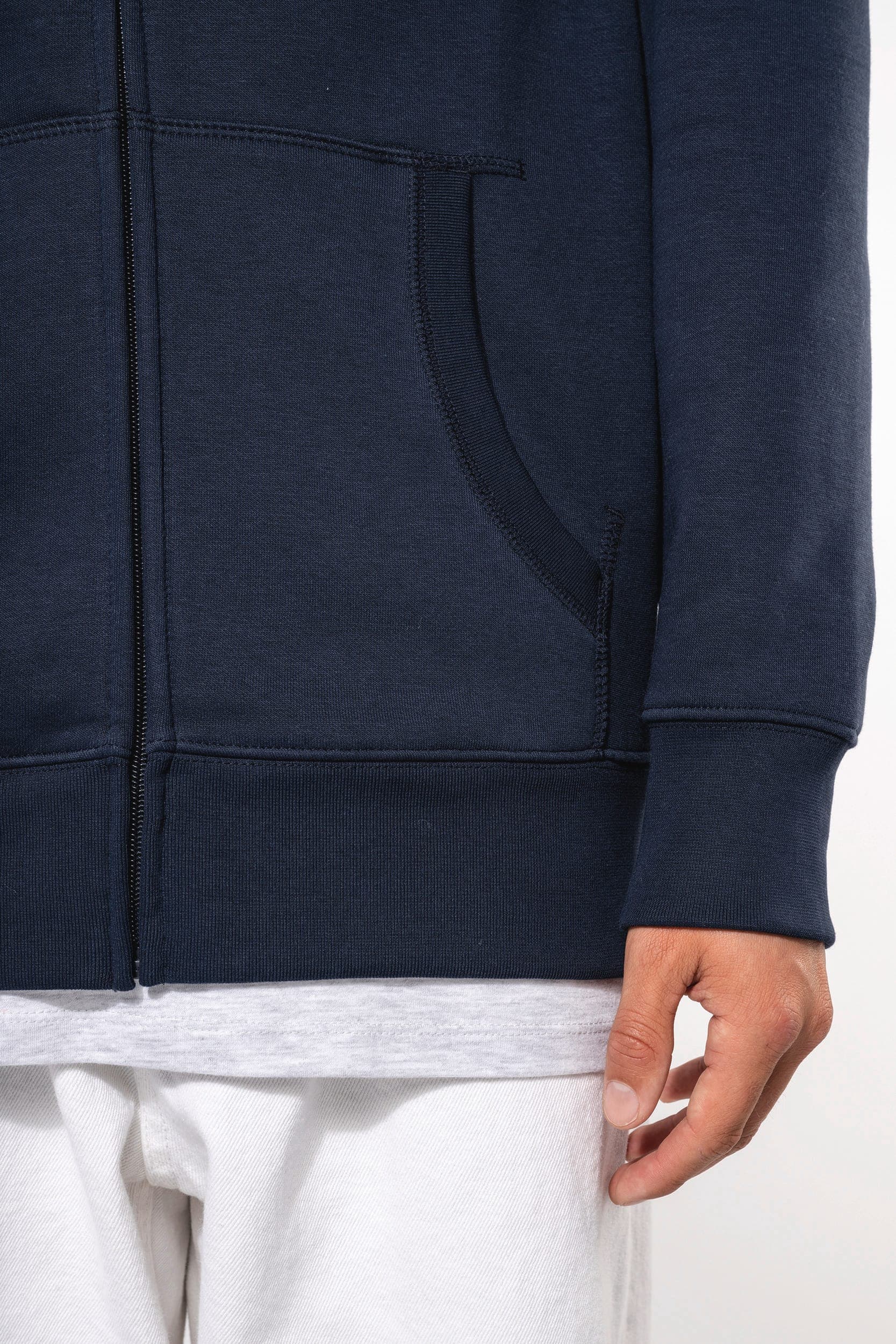 Sweat-shirt zippé capuche homme en situation