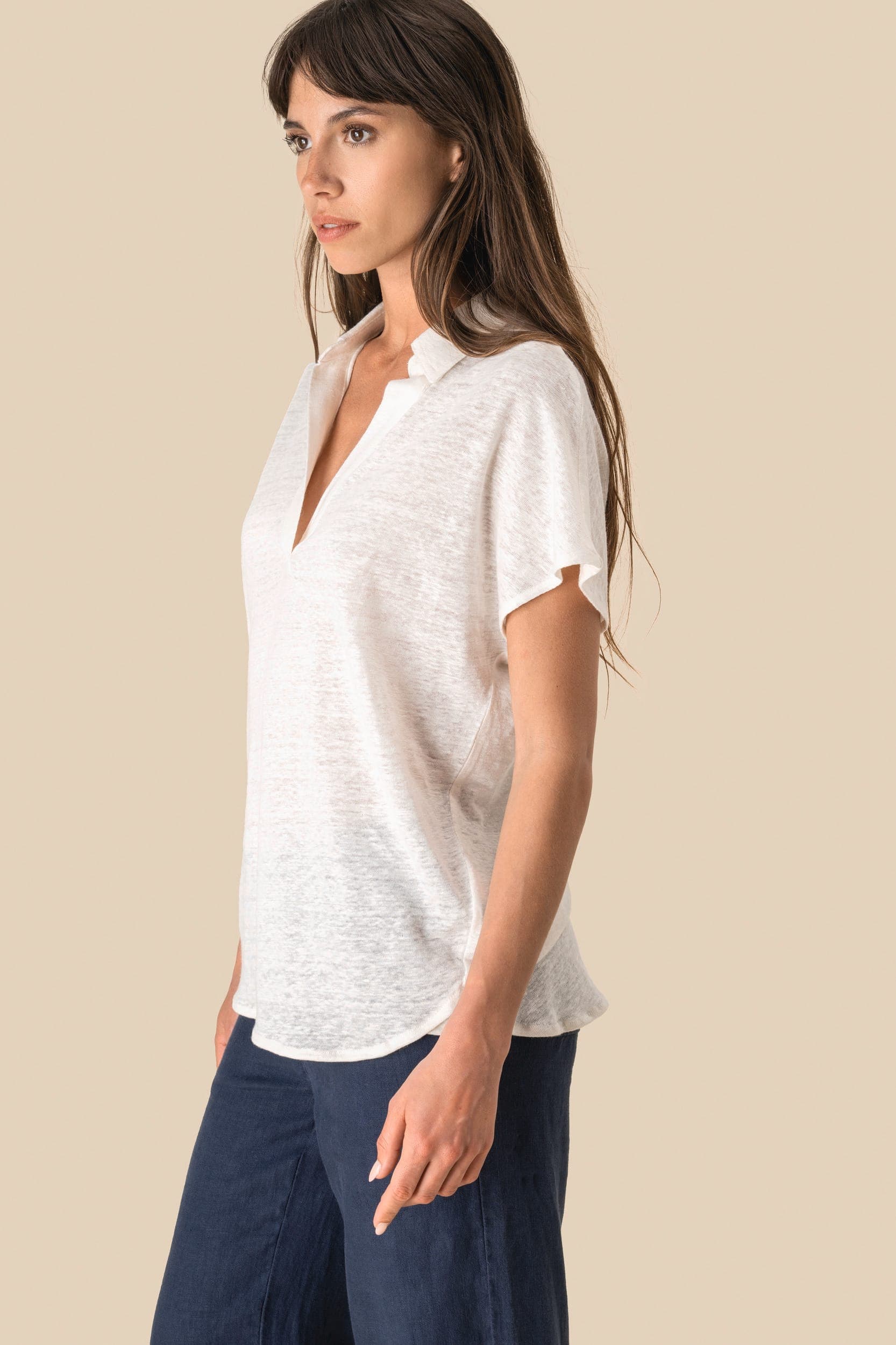 Polo en lin femme en situation